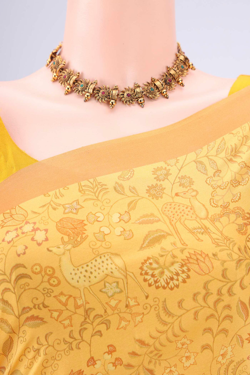 Border image of Yellow Printed Silk Saree with Floral Print on the body and Printed Border. 