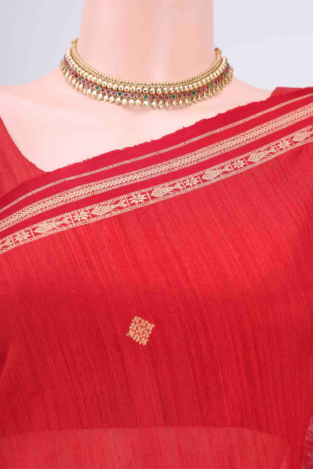 Border image of Red Tussar Silk Saree with Jamdani on the body and Plain Border