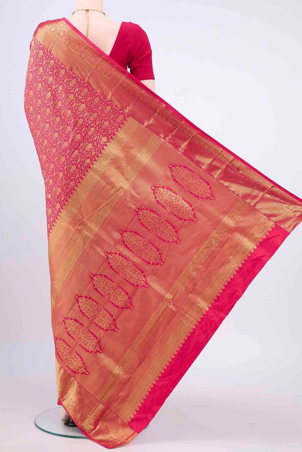 pallu body