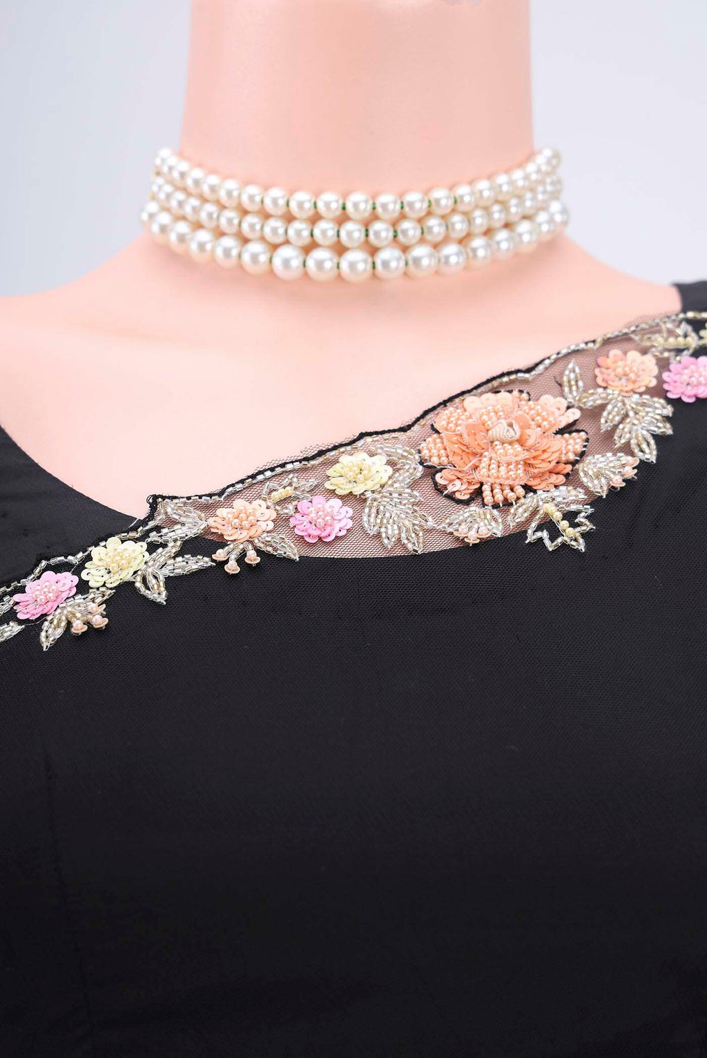 Border image of Black Organza Silk Saree with Embroidery on the body and Embroidery Border. 