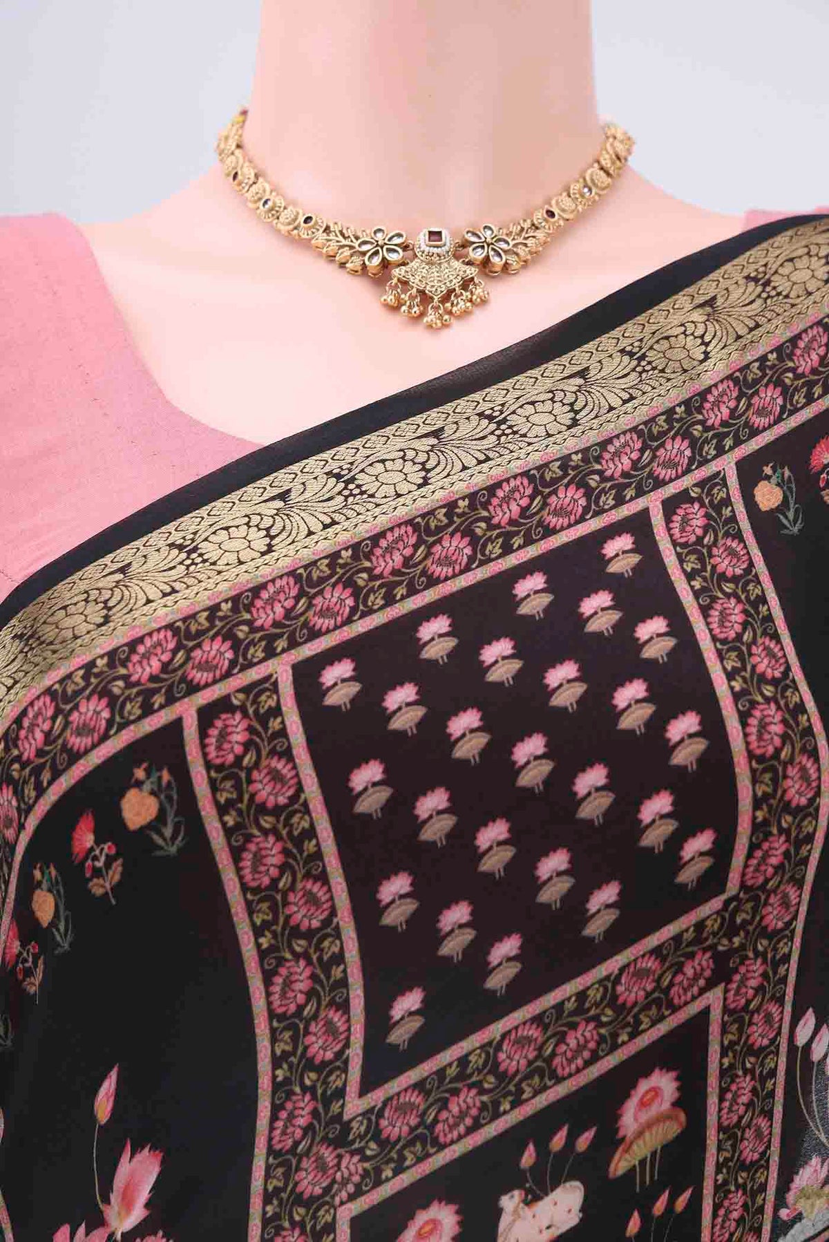 Border image of Black Mysore Crepe Saree with Printed design on the body and Zari Border
