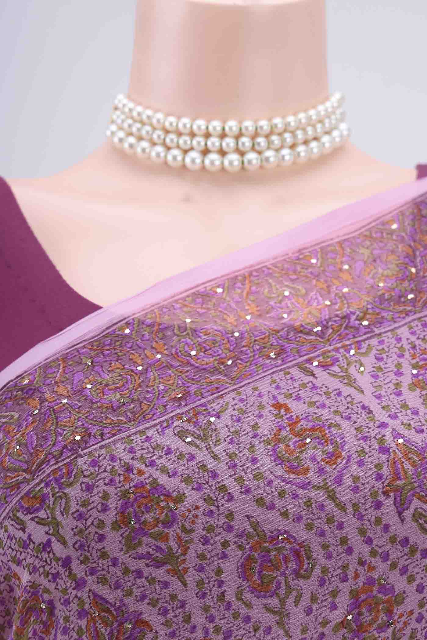 Border image of Rose pink Mysore Chiffon Saree with Floral Print on the body and Without Border. 