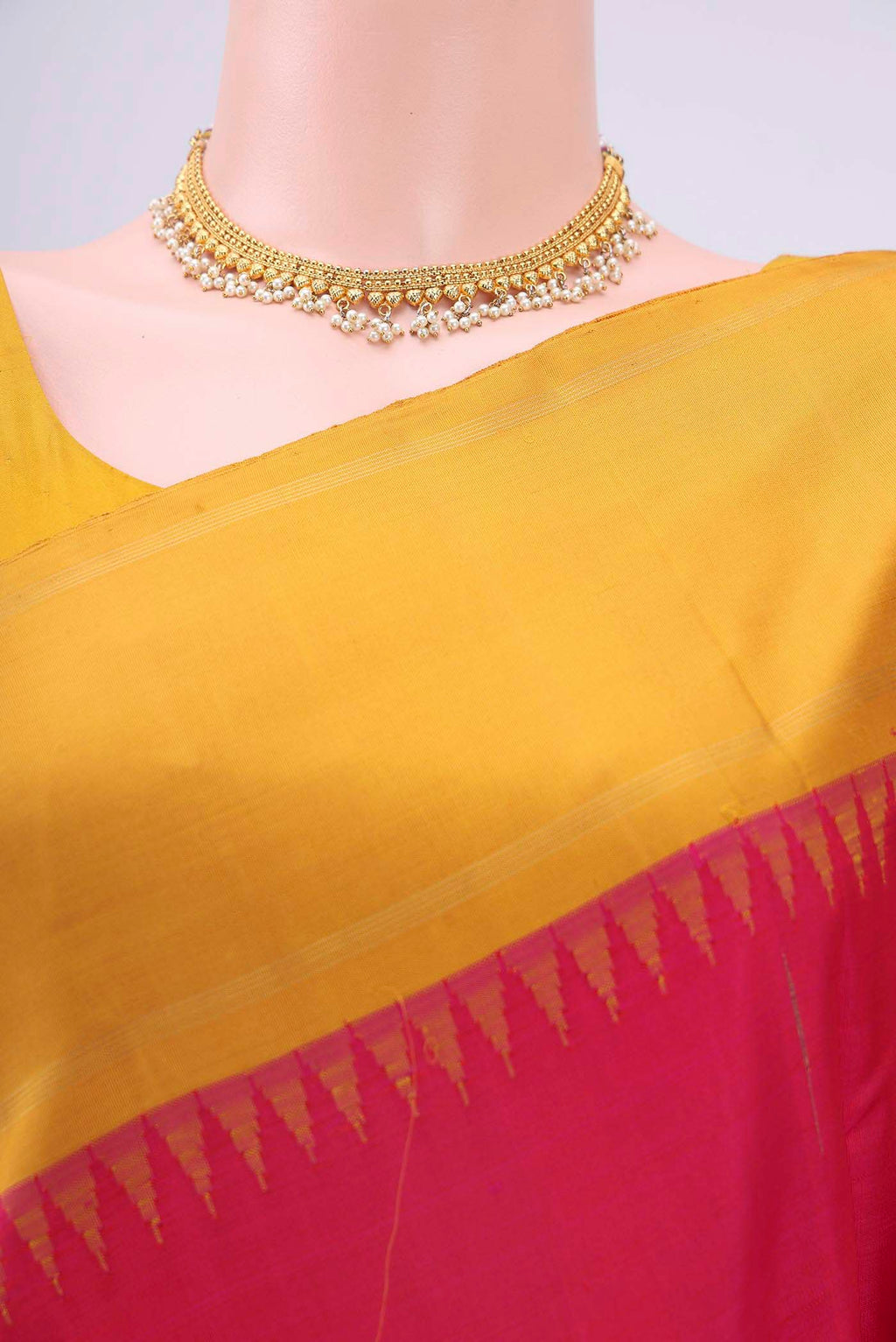 Border image of Pure Silk Pure Zari Pink Kanchipuram Saree with Stripes on the body and Temple Border