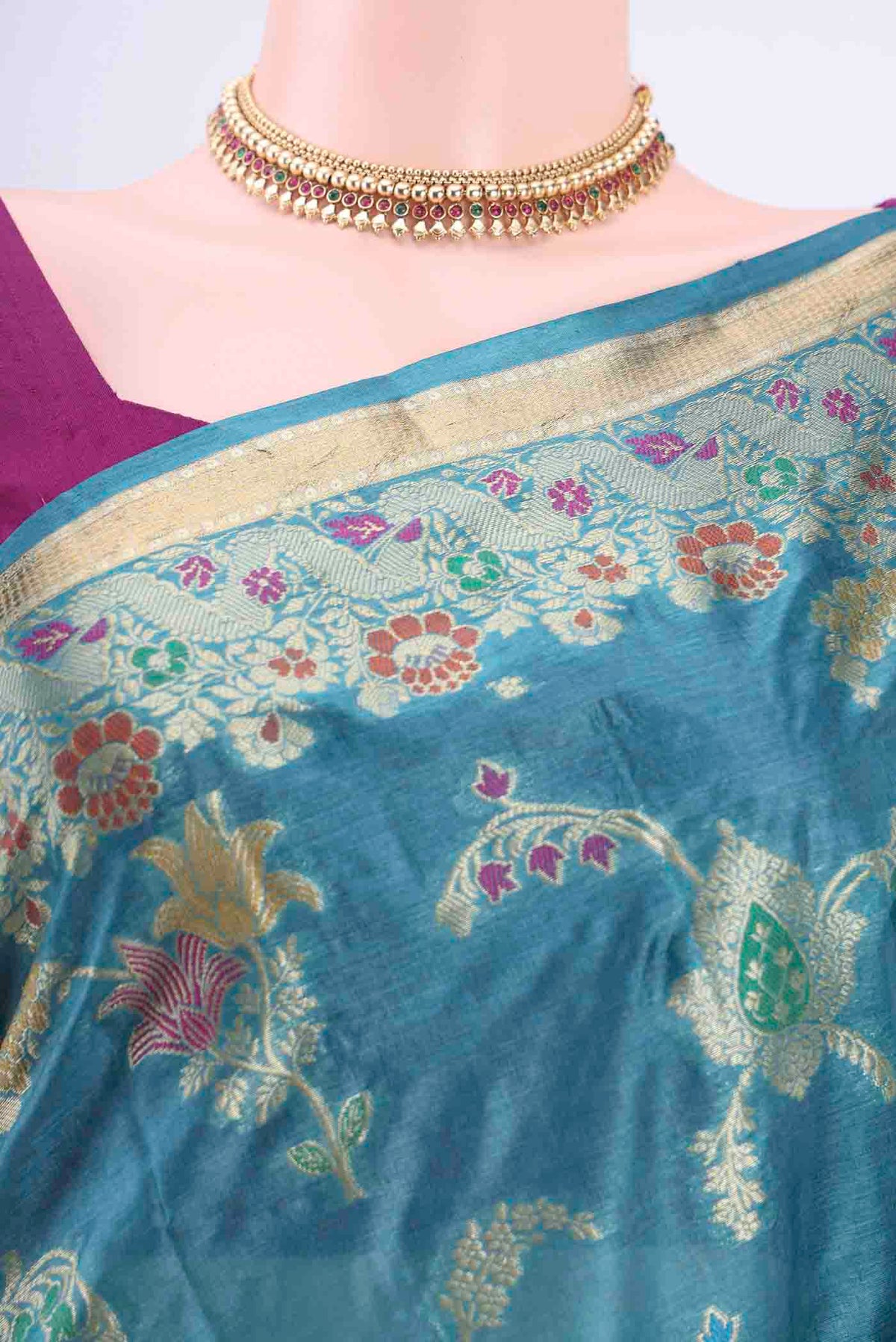 Border image of Blue Banarasi Tussar Silk Saree with Zari And Thread Butta on the body and Zari And Thread Border