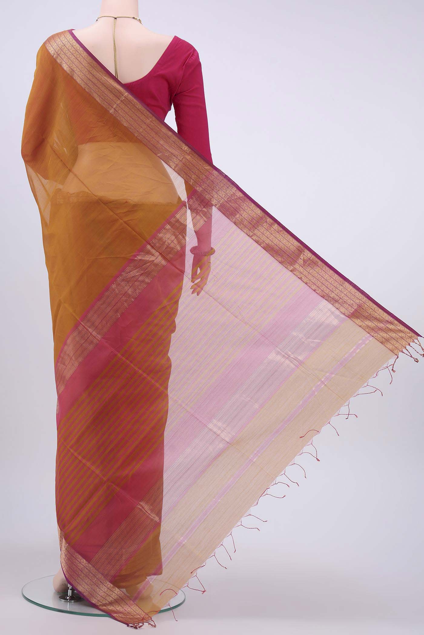 pallu body