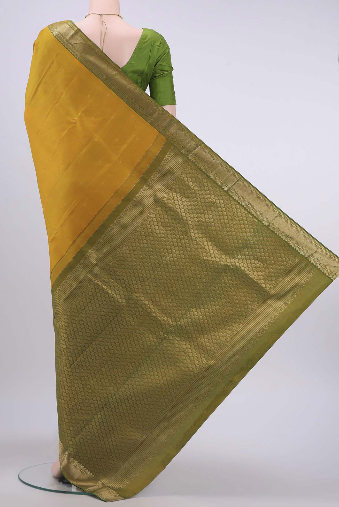 pallu body