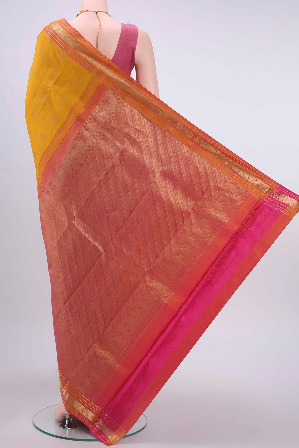 pallu body