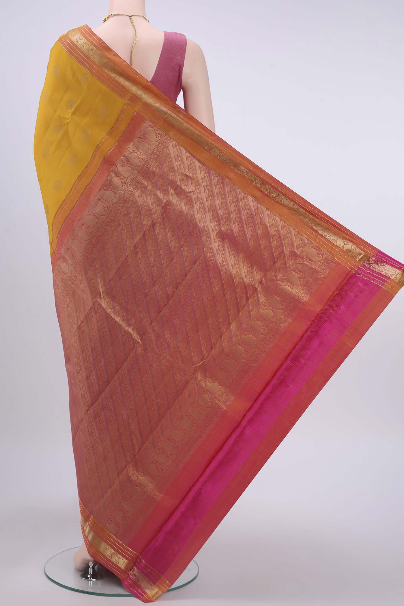 pallu body