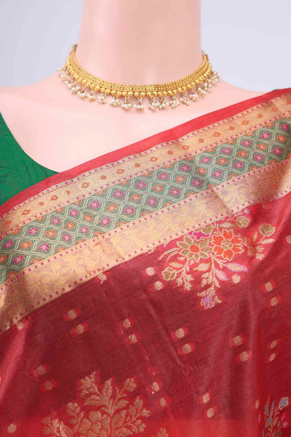 Border image of Red Banarasi Raw Silk Saree with Zari Butta on the body and Zari And Thread Border
