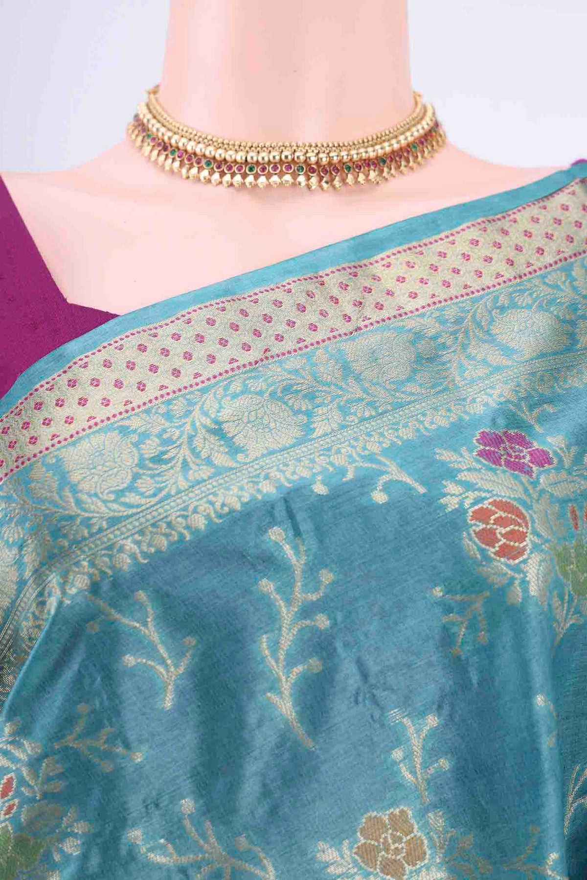 Border image of Blue Banarasi Tussar Silk Saree with Zari And Thread Butta on the body and Zari And Thread Border