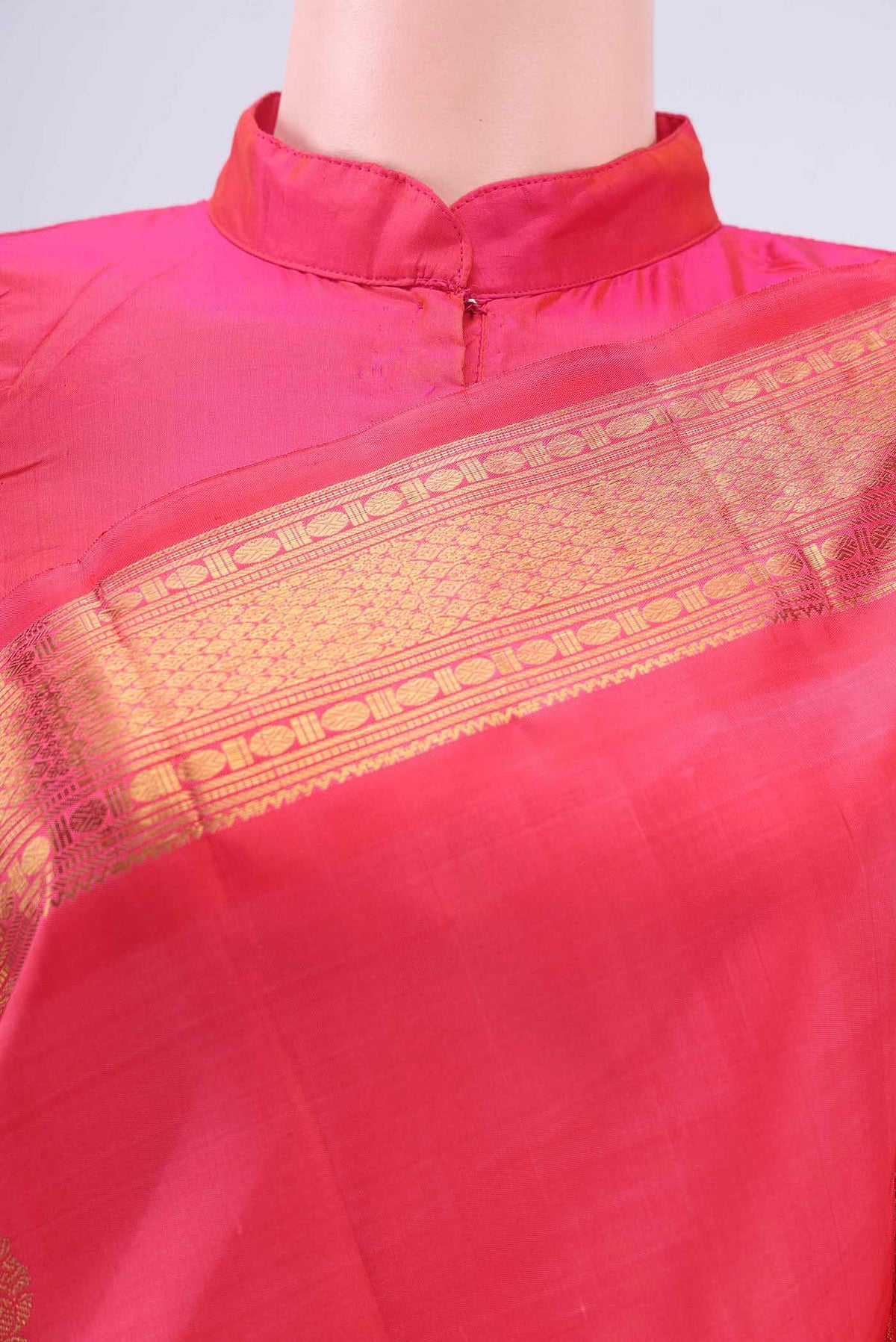 Border image of Pure Silk Pure Zari Imperial Red Kanchipuram Saree with Zari Butta on the body and Zari Border