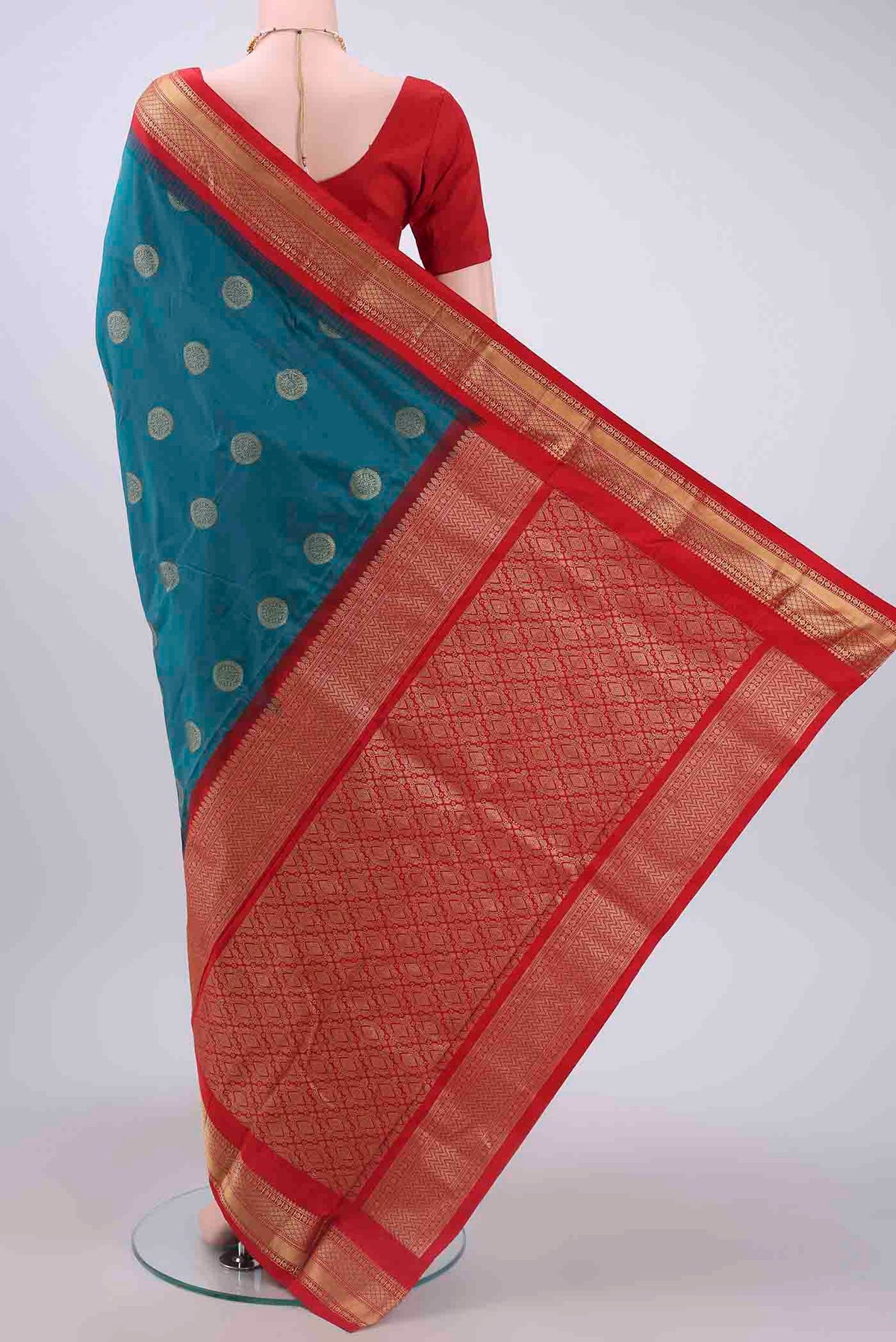 pallu body