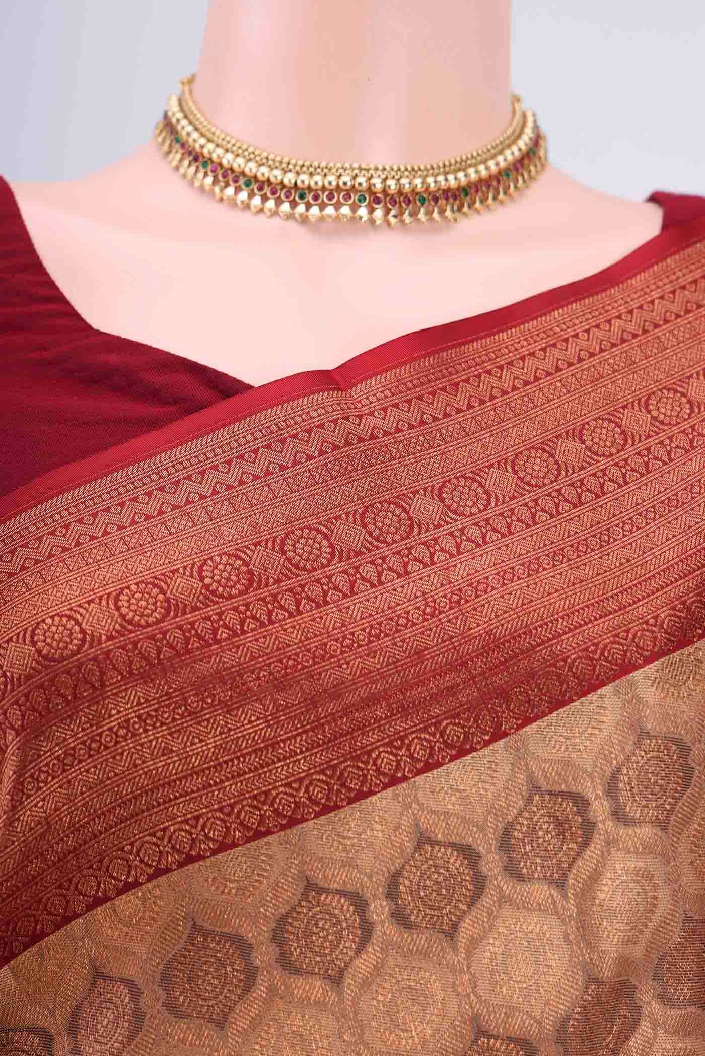 Border image of Bronze Kanchipuram Saree with Zari Brocade on the body and Zari Border