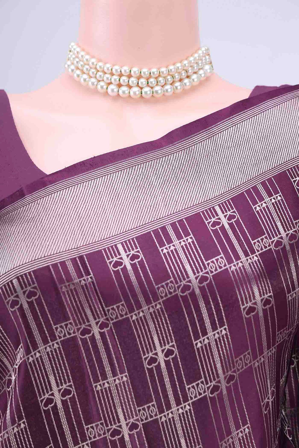 Border image of Burgundy Dual Tone Banarasi Silk Saree with Zari Brocade on the body and Zari Border