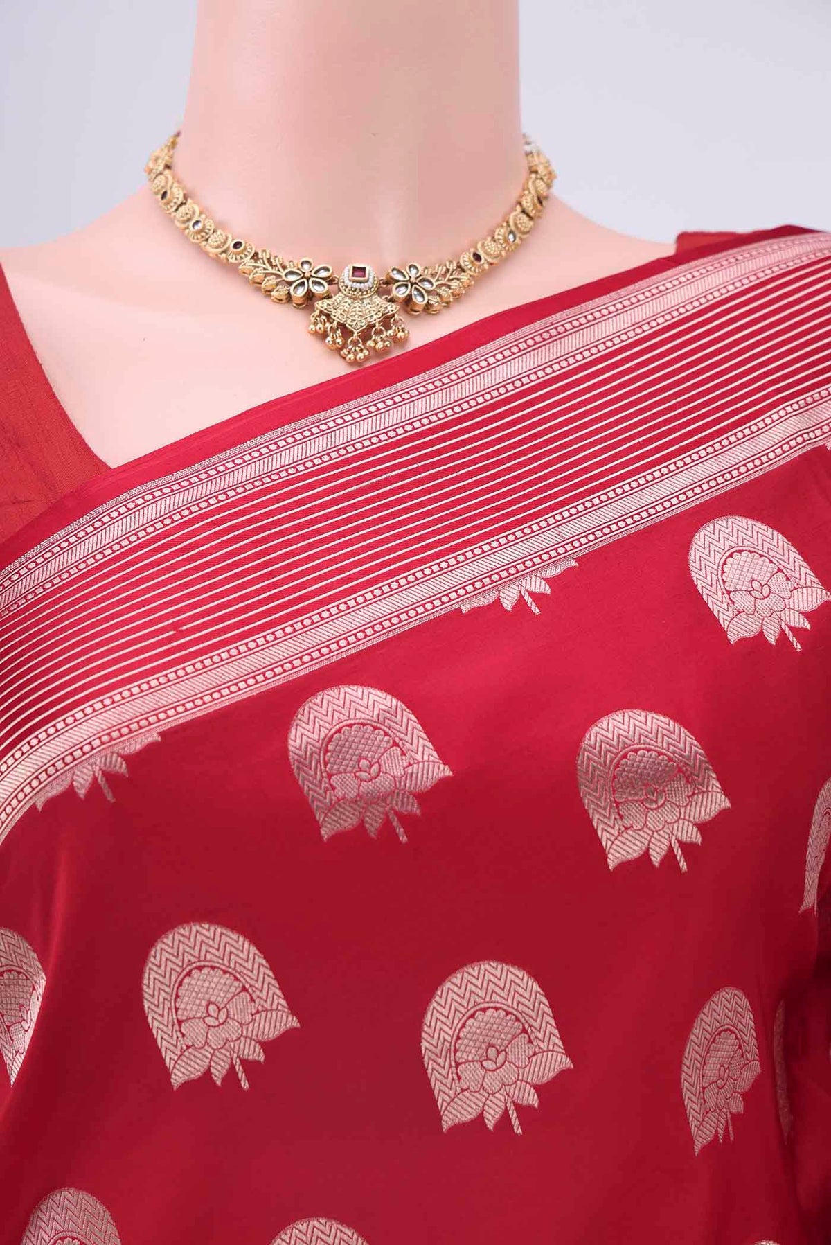 Border image of Red Dual Tone Banarasi Silk Saree with Zari Butta on the body and Zari Border