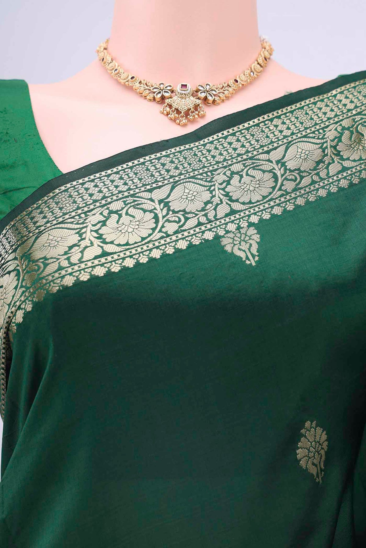 Border image of Bottle Green Dual Tone Banarasi Katan Silk Saree with Zari Butta on the body and Zari Border