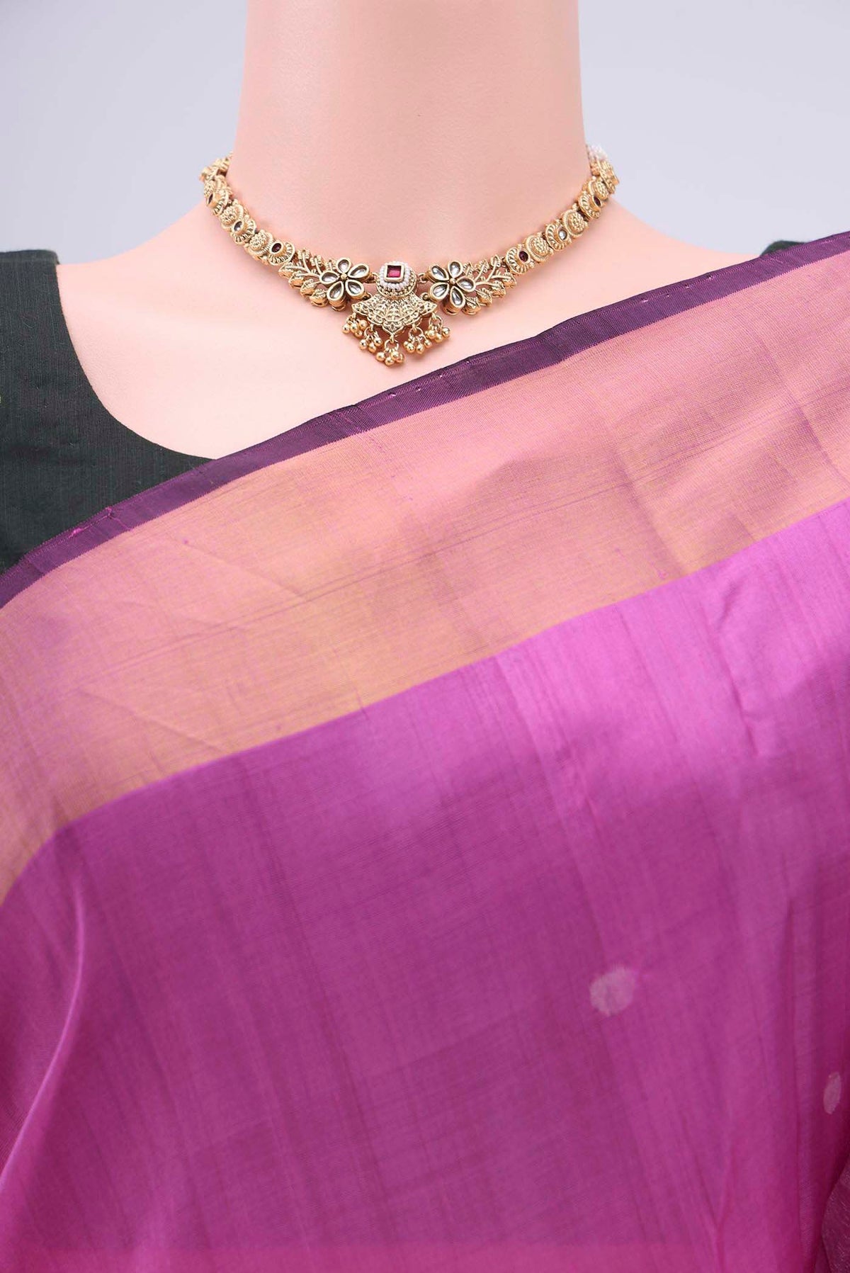 Border image of Pink Uppada Silk Saree with Zari Butta on the body and Zari Border