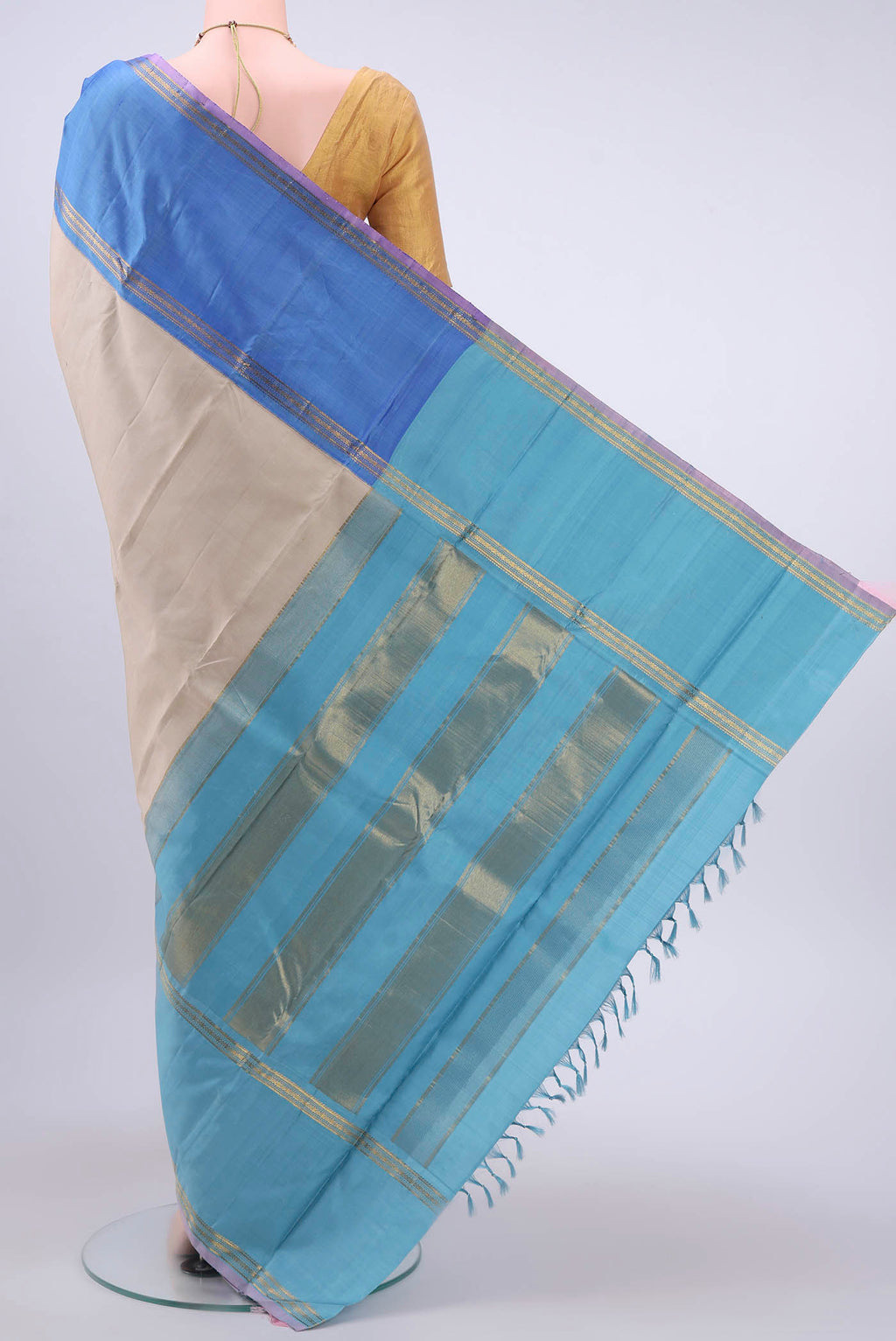 pallu body