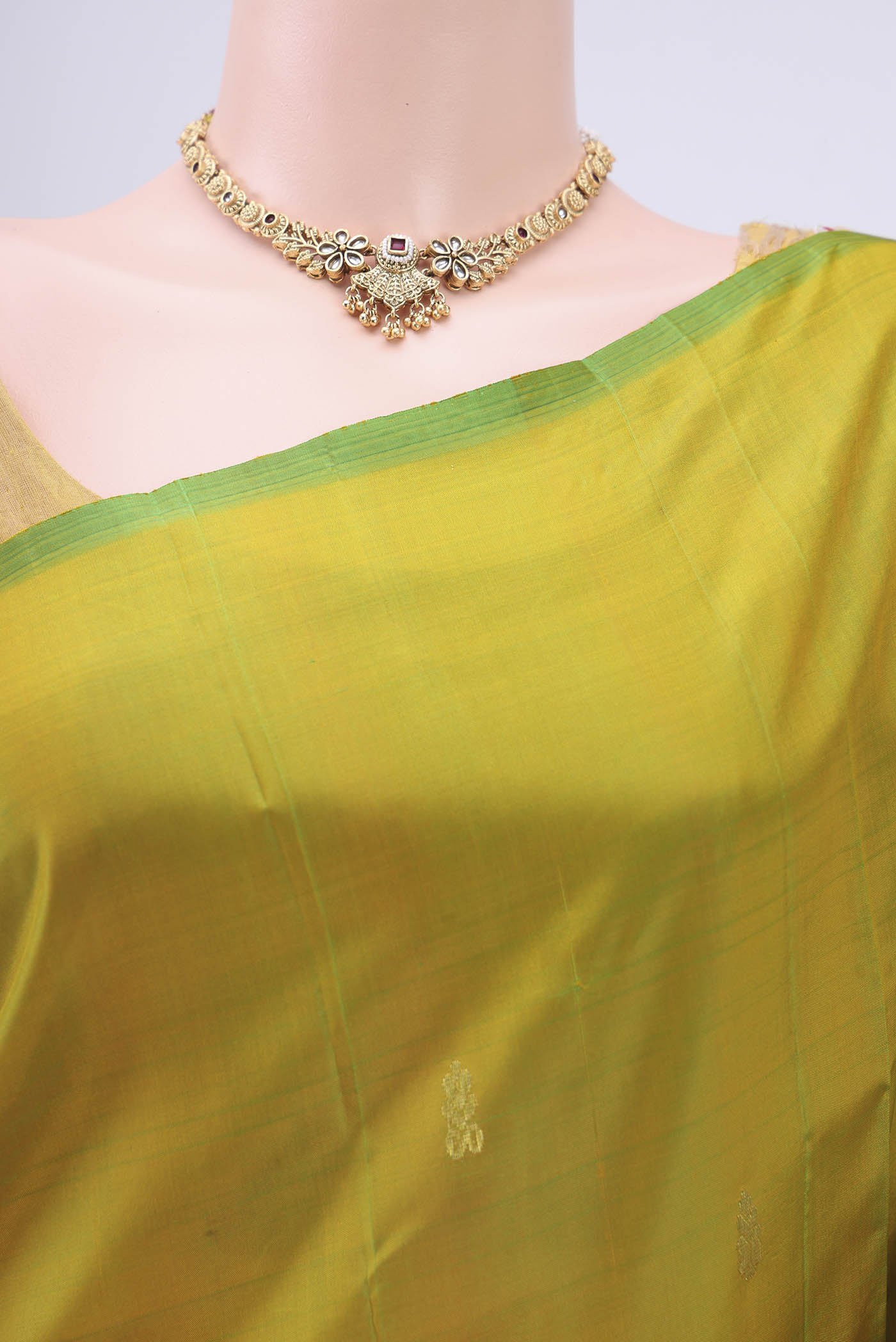 Border image of Light Green Dual Tone Kanchipuram Silk Saree with Zari Butta on the body and One Side Border