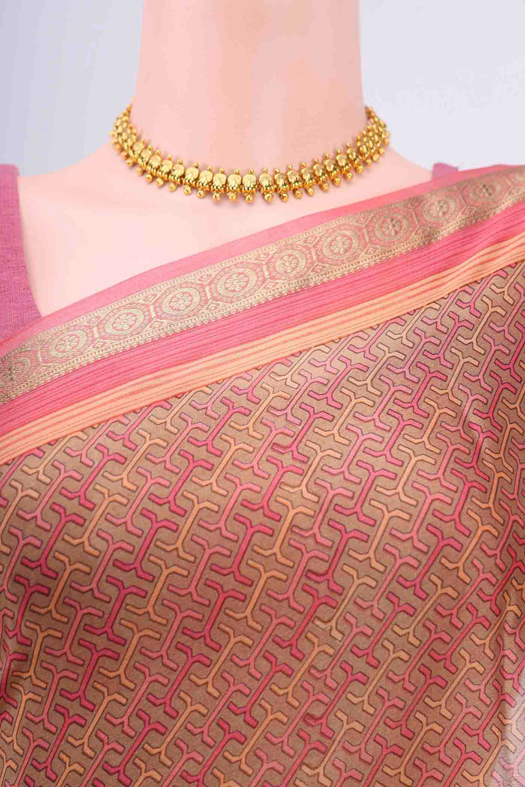 Border image of Beige Mysore Crepe Saree with Floral Print on the body and Printed Border