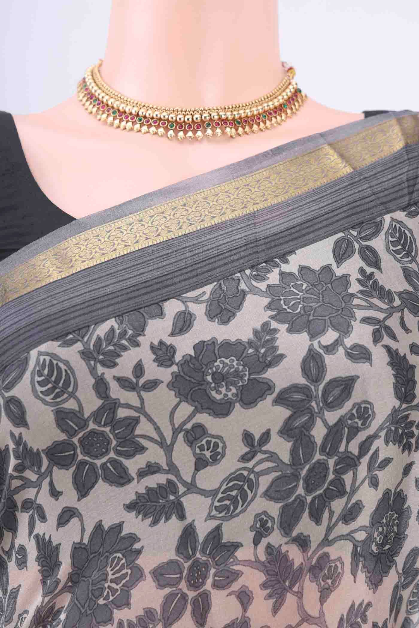 Border image of Davys Grey Mysore Crepe Saree with Floral Print on the body and Printed Border