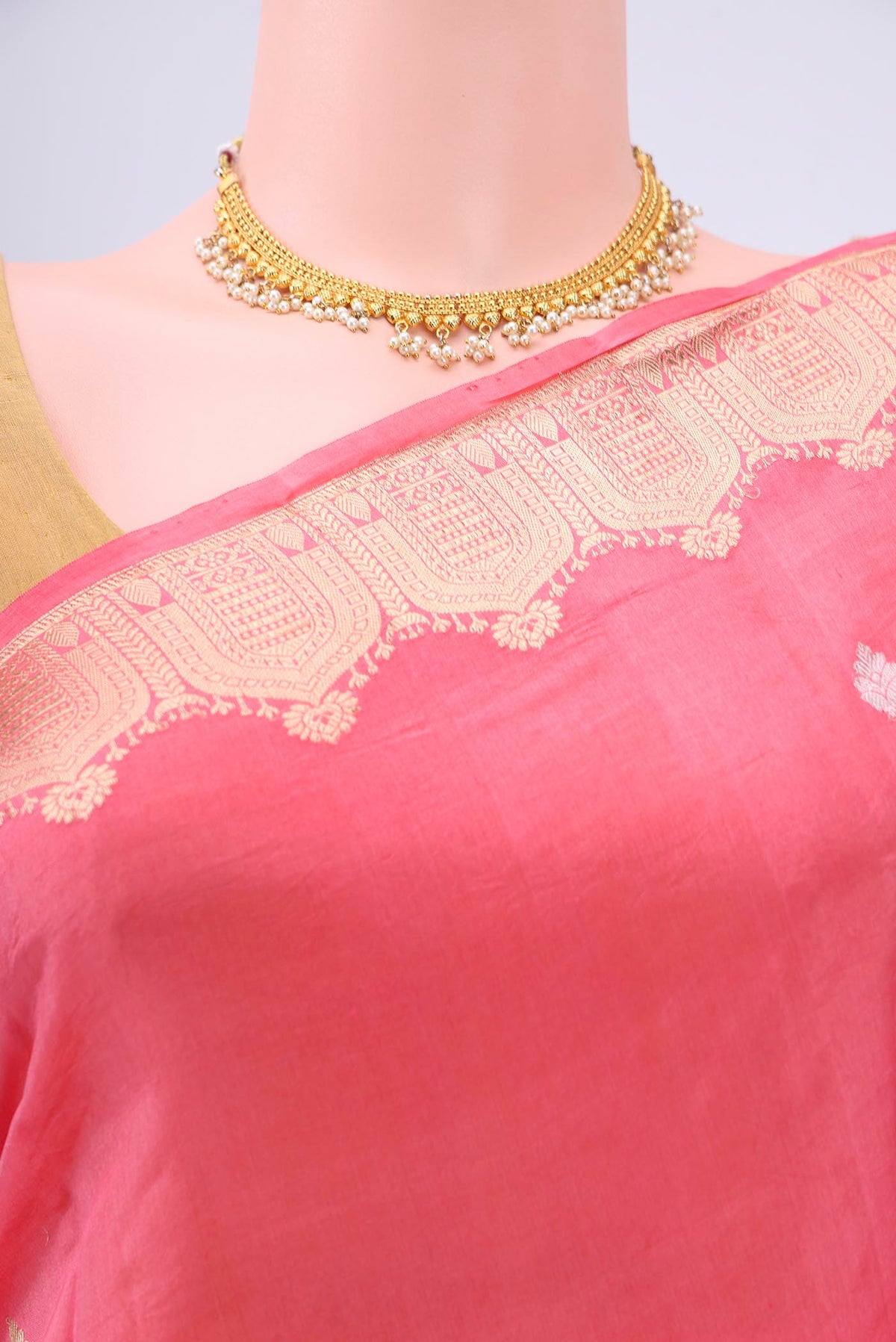 Border image of Peach Banarasi Katan Silk Saree with Zari Butta on the body and Zari Border