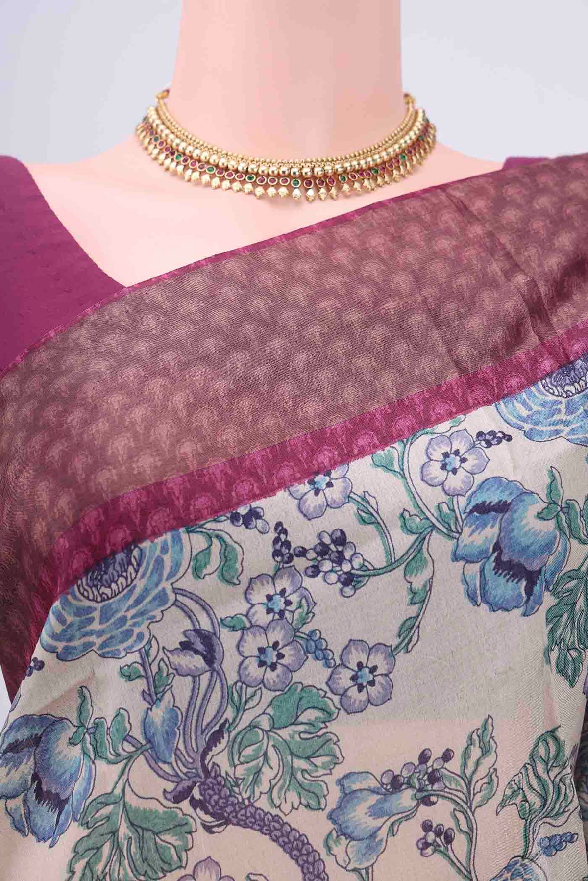 Border image of Off White Dual Tone Tussar Silk Saree with Printed design on the body and Zari Border