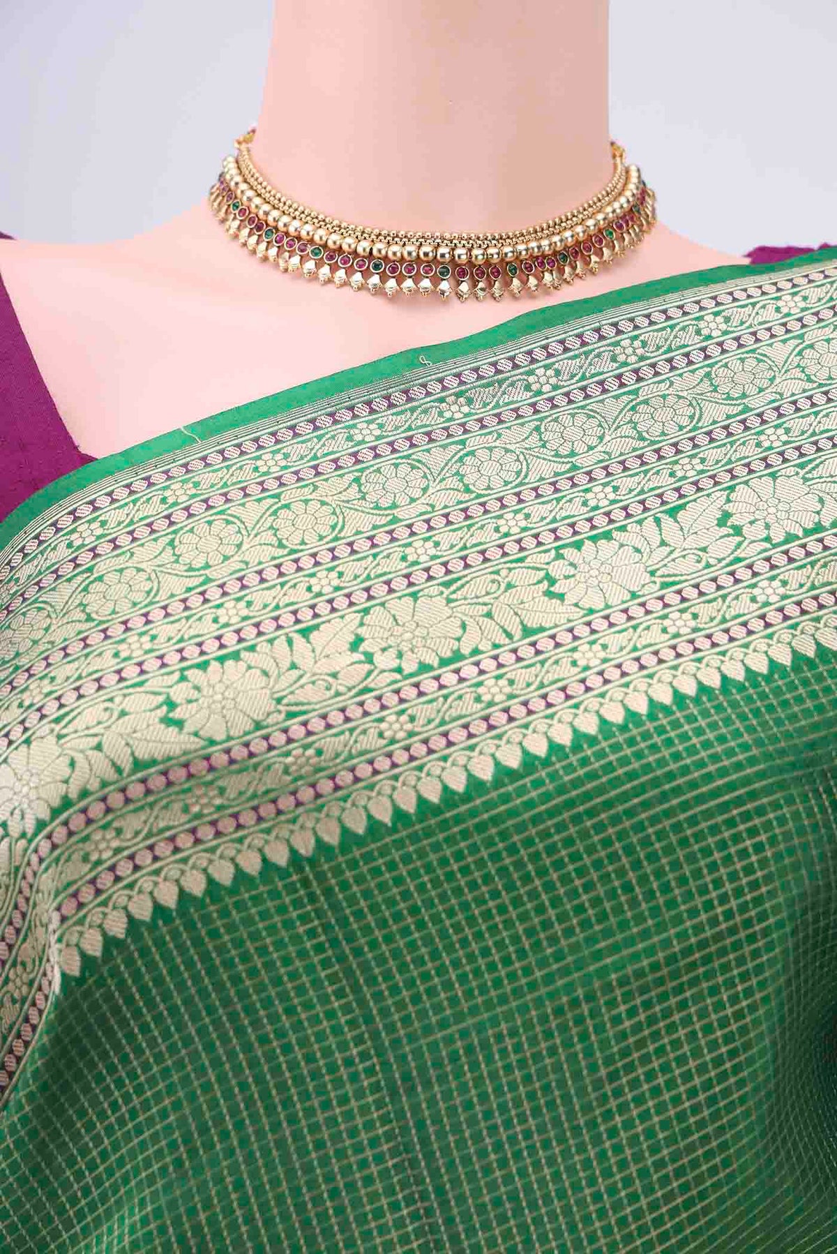 Border image of Green Dual Tone Banarasi Silk Saree with Checked design on the body and Zari Border
