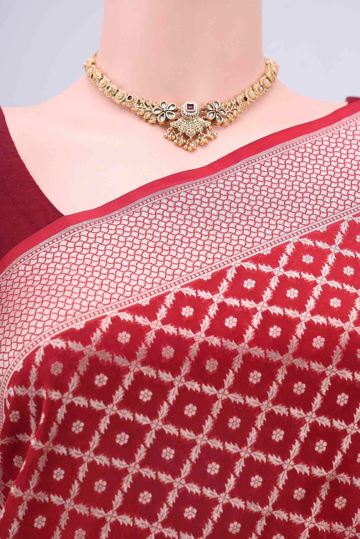 Border image of Red Dual Tone Banarasi Silk Saree with Zari Brocade on the body and Zari Border