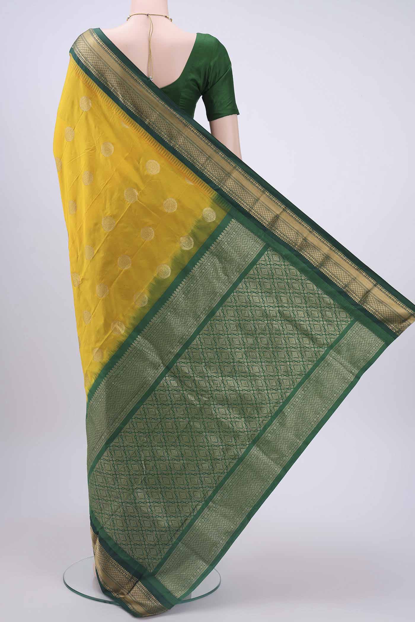 pallu body