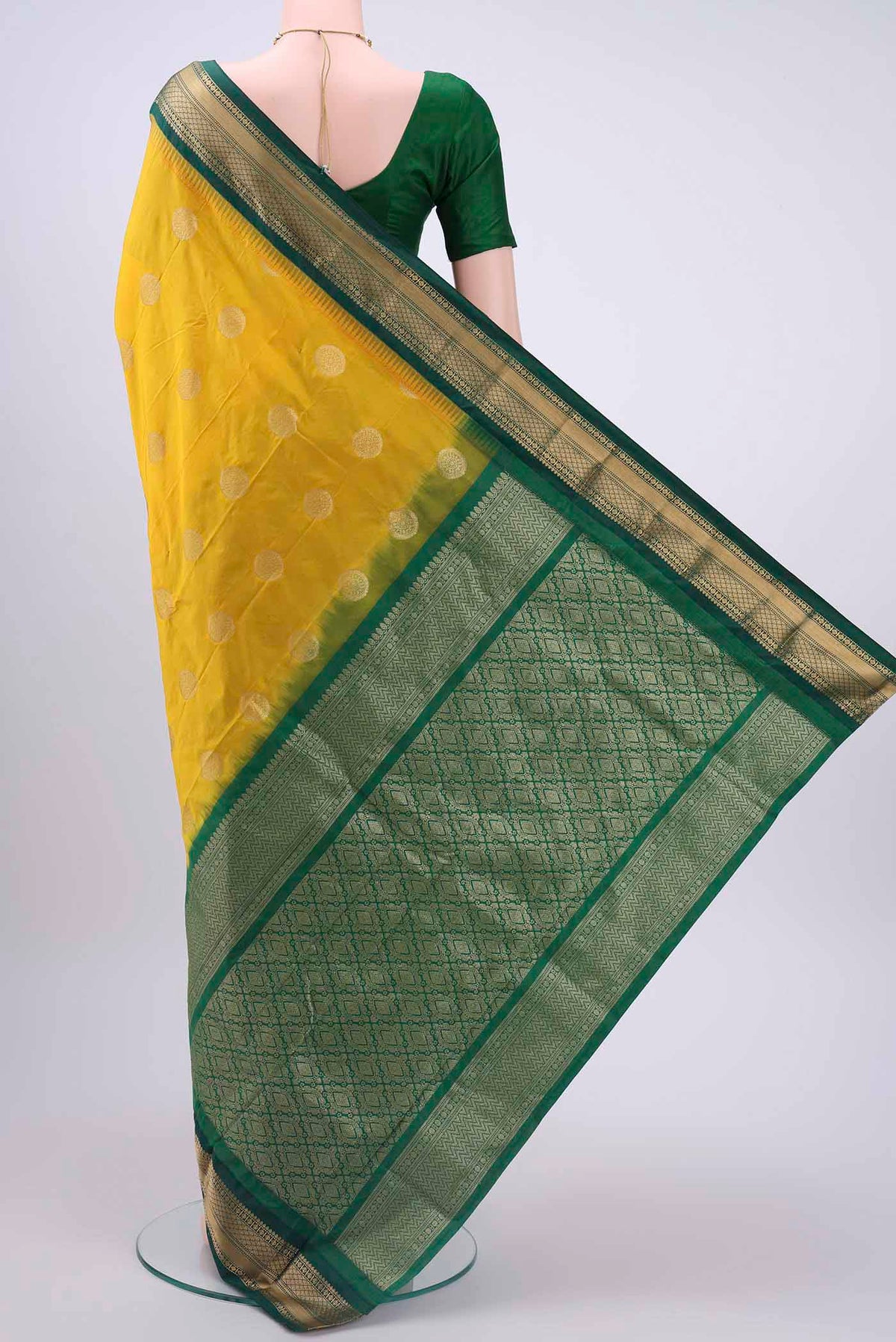 pallu body