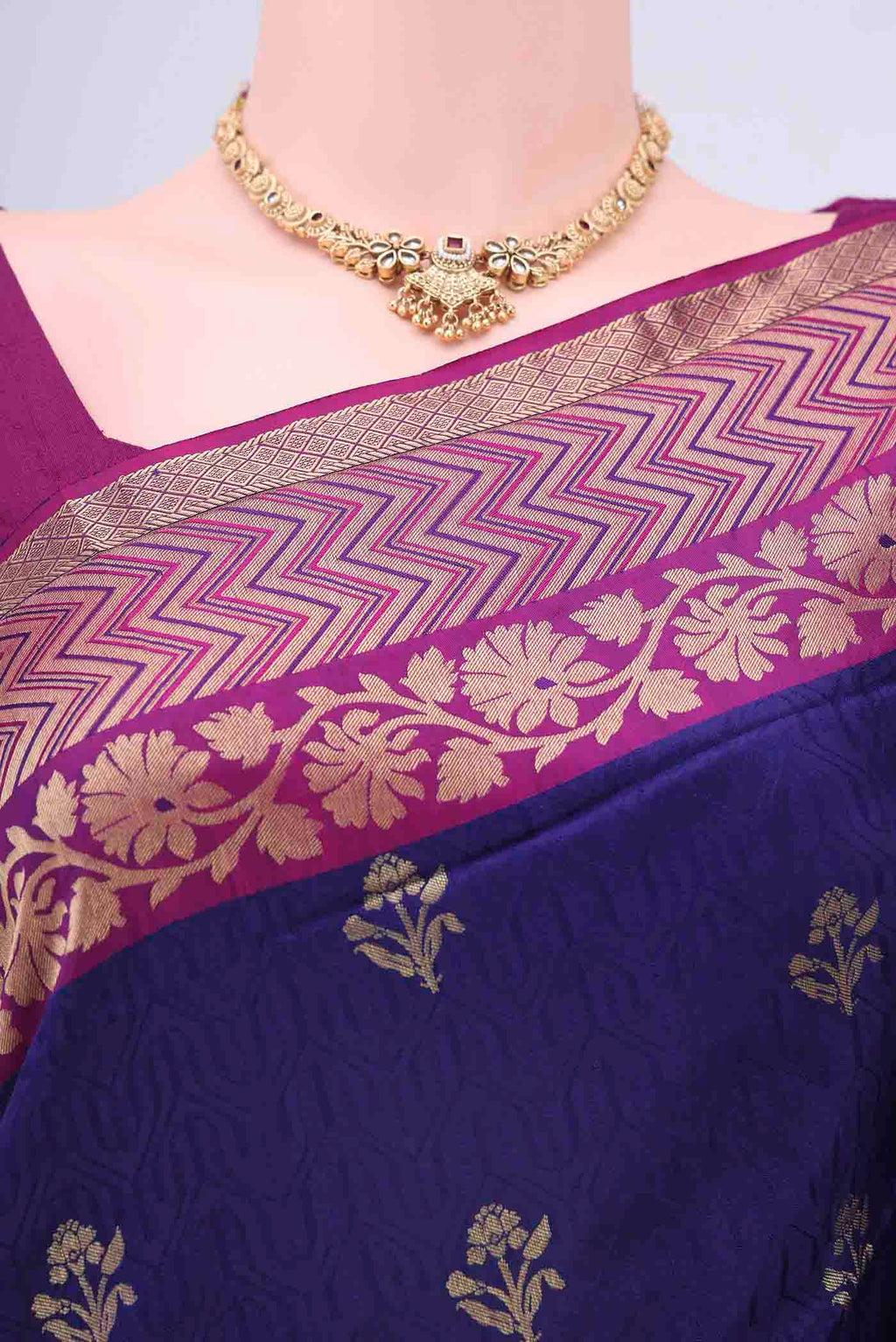 Border image of Navy Blue Soft Silk Saree with Jacquard design on the body and Zari Border
