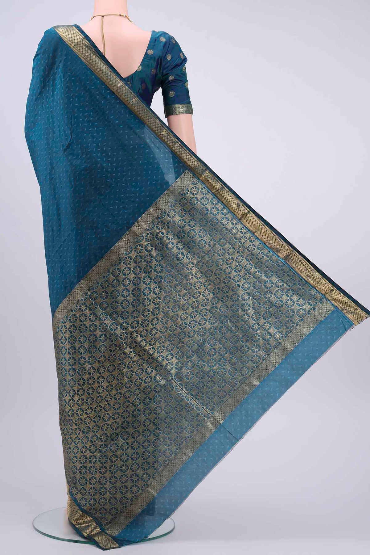pallu body