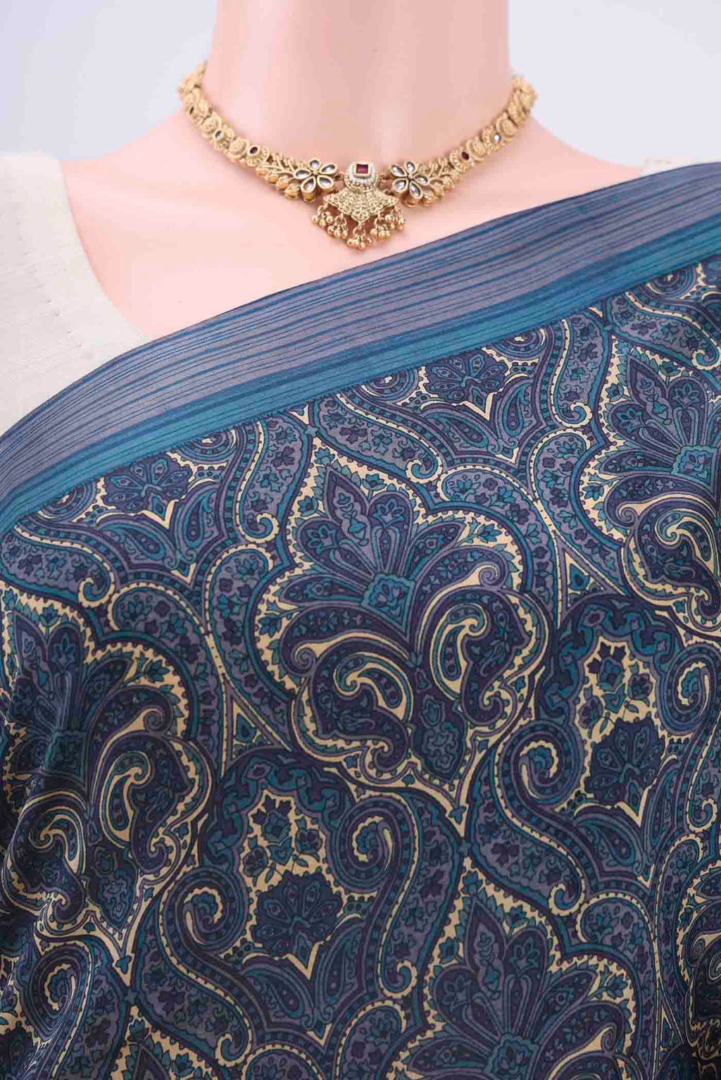 Border image of Dark Blue Printed Silk Saree with Floral Print on the body and Plain Border