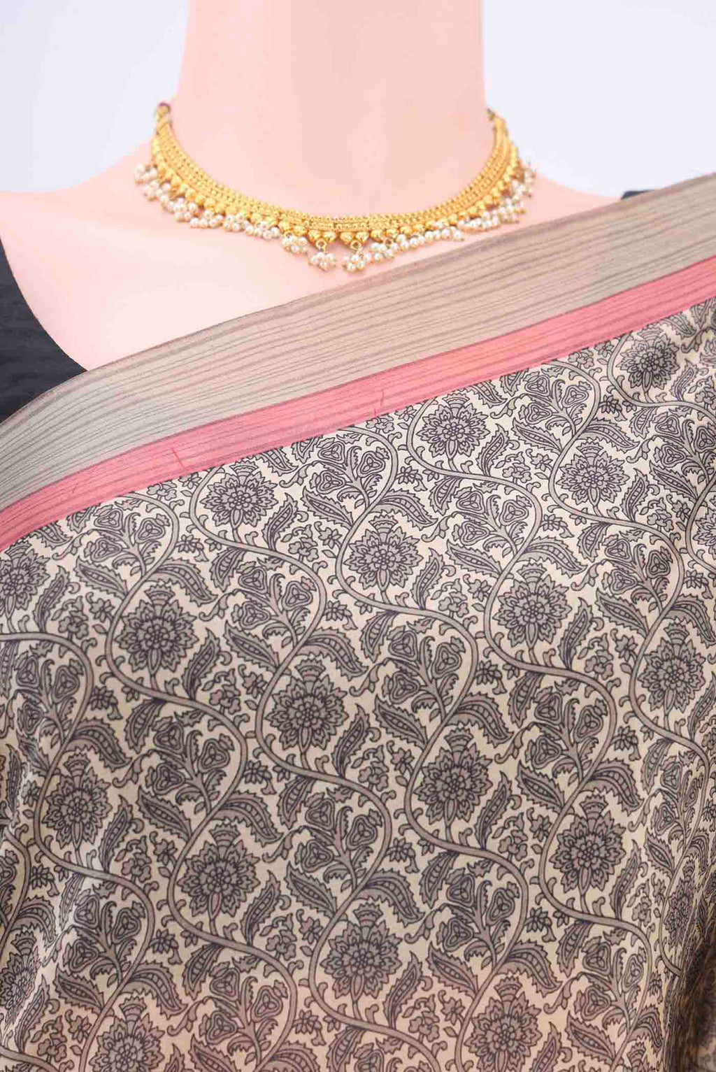 Border image of Cream Printed Silk Saree with Printed design on the body and Printed Border