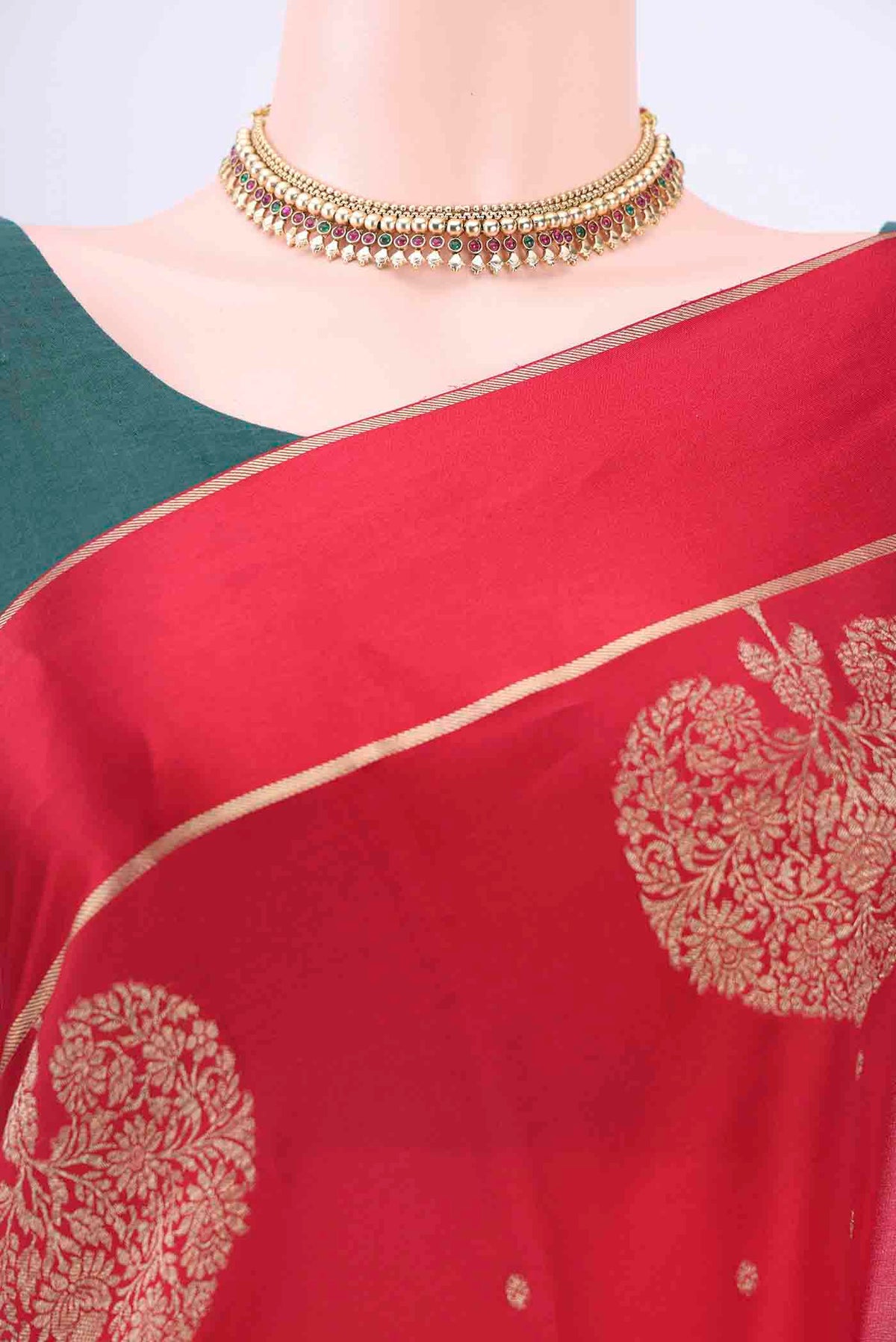 Border image of Red Mysore Crepe Saree with Zari Butta on the body and Thin Zari Line