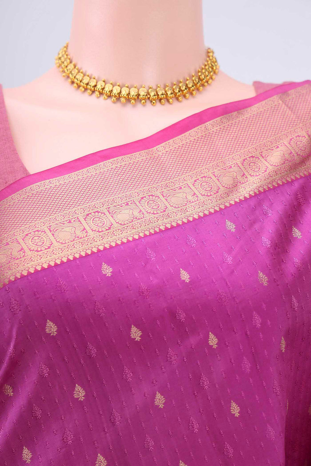 Border image of Magenta Soft Silk Saree with Jacquard With Zari Butta on the body and Zari Border
