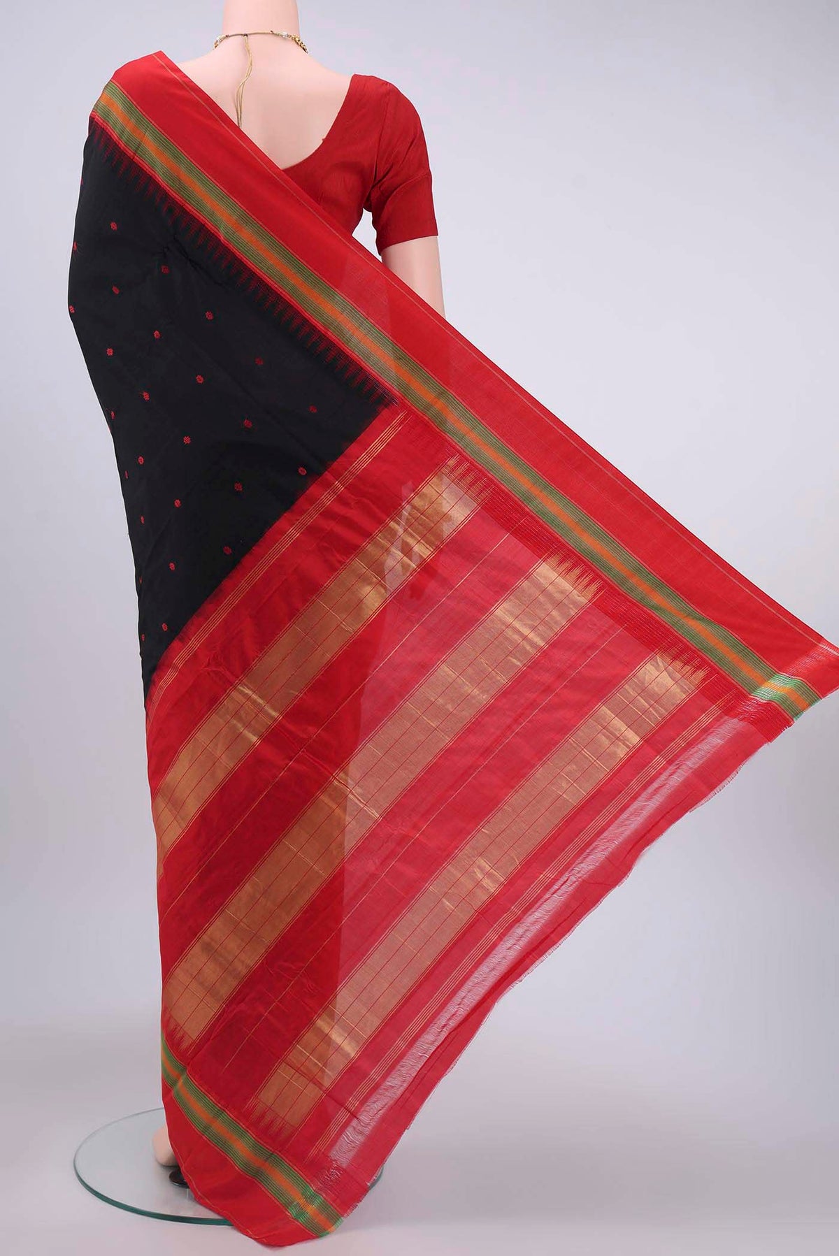 Flat view of Black Bangalore Silk - kadyal Saree with Thread Butta on the body and Temple Border