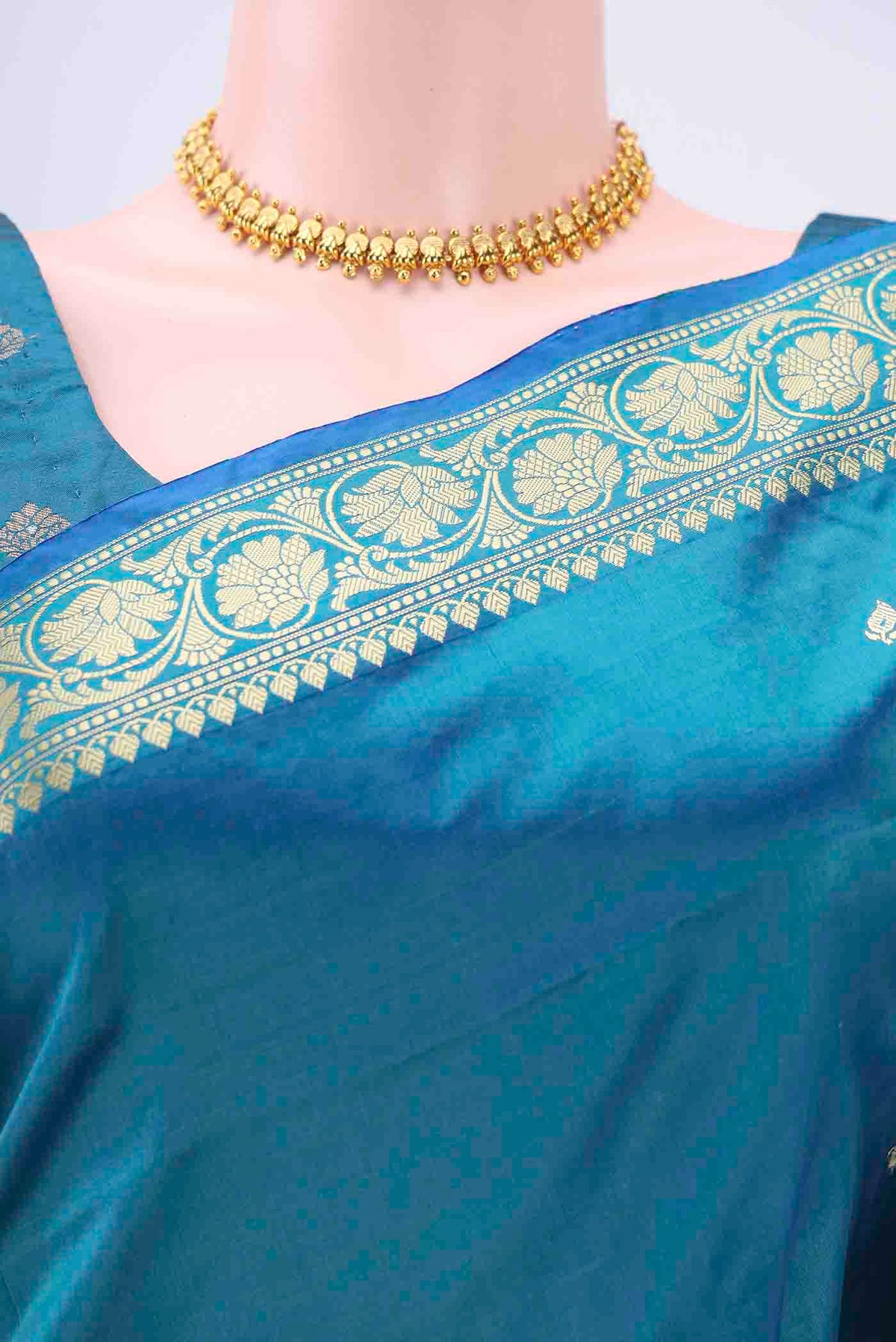 Border image of Dark Blue Dual Tone Banarasi Katan Silk Saree with Thread Butta on the body and Thread Border