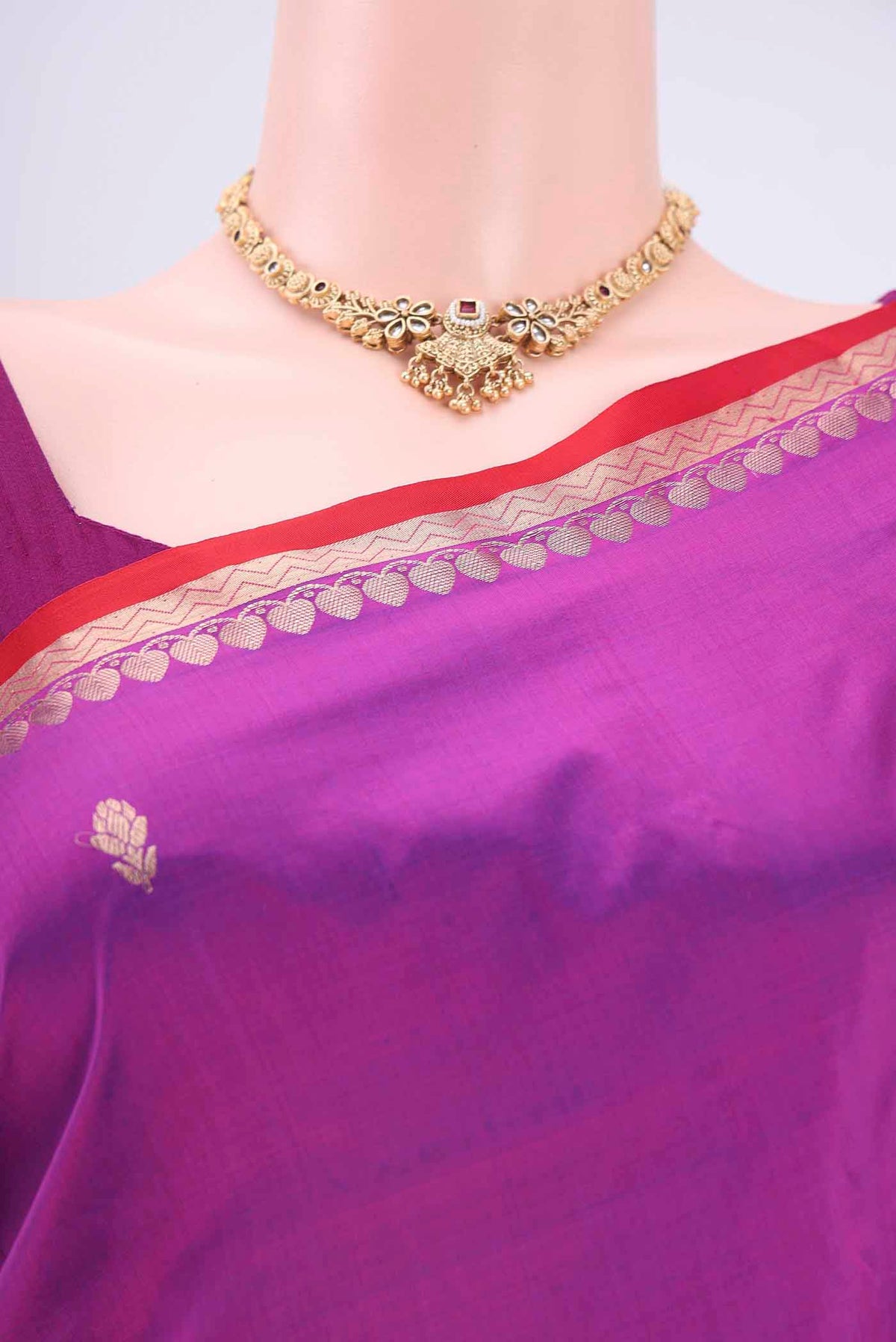 Border image of Magenta Dual Tone Banarasi Katan Silk Saree with Zari Butta on the body and Zari Border