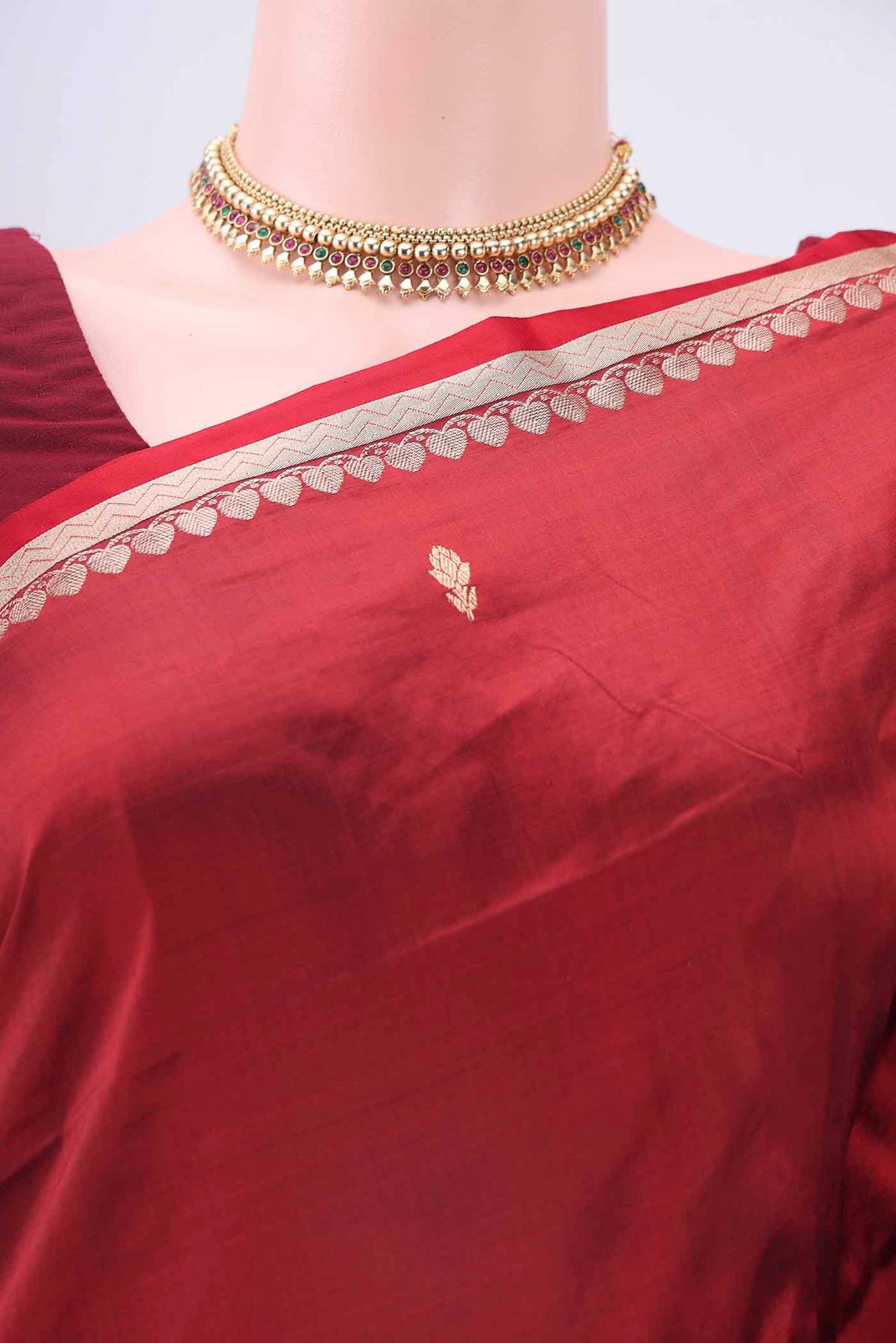 Border image of Maroon Dual Tone Banarasi Katan Silk Saree with Zari Butta on the body and Zari Border
