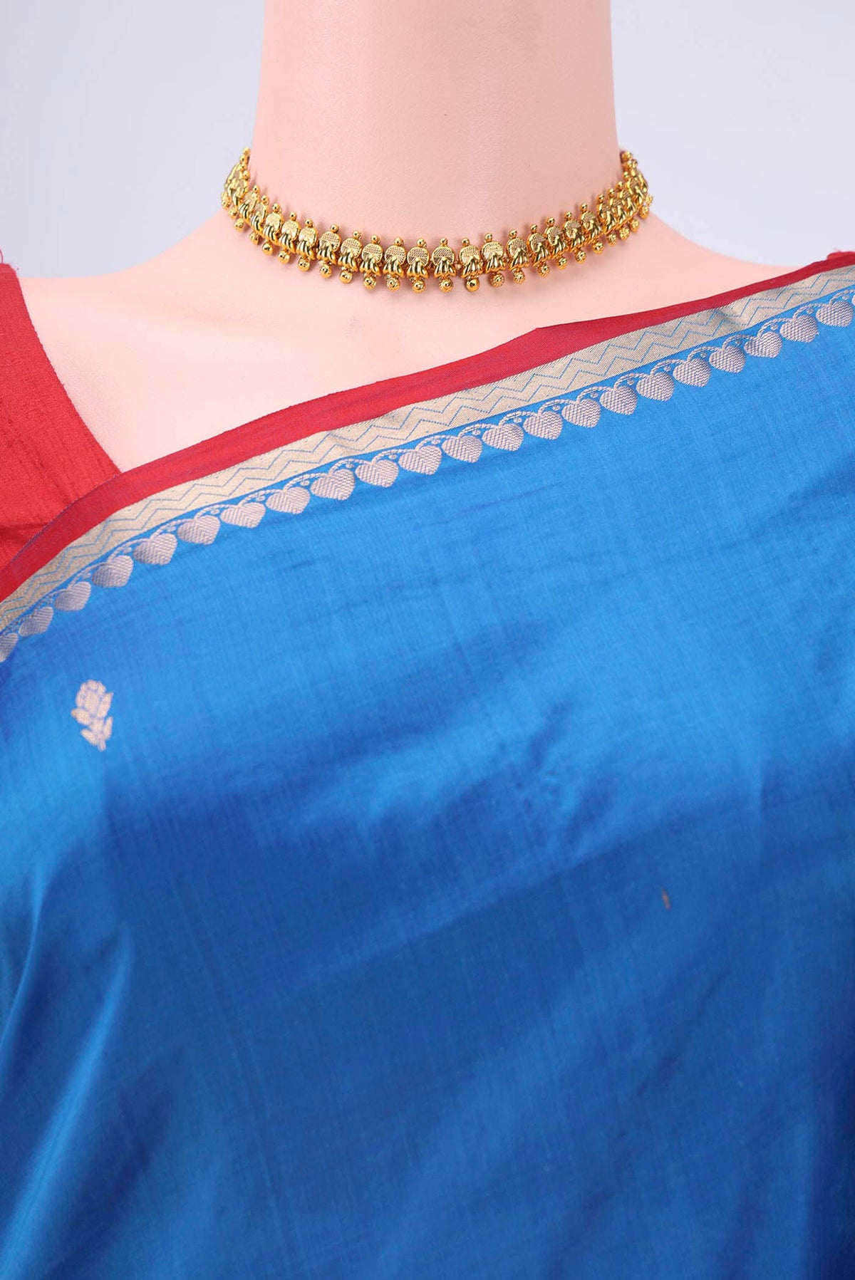 Border image of Blue Dual Tone Banarasi Katan Silk Saree with Zari Butta on the body and Zari Border