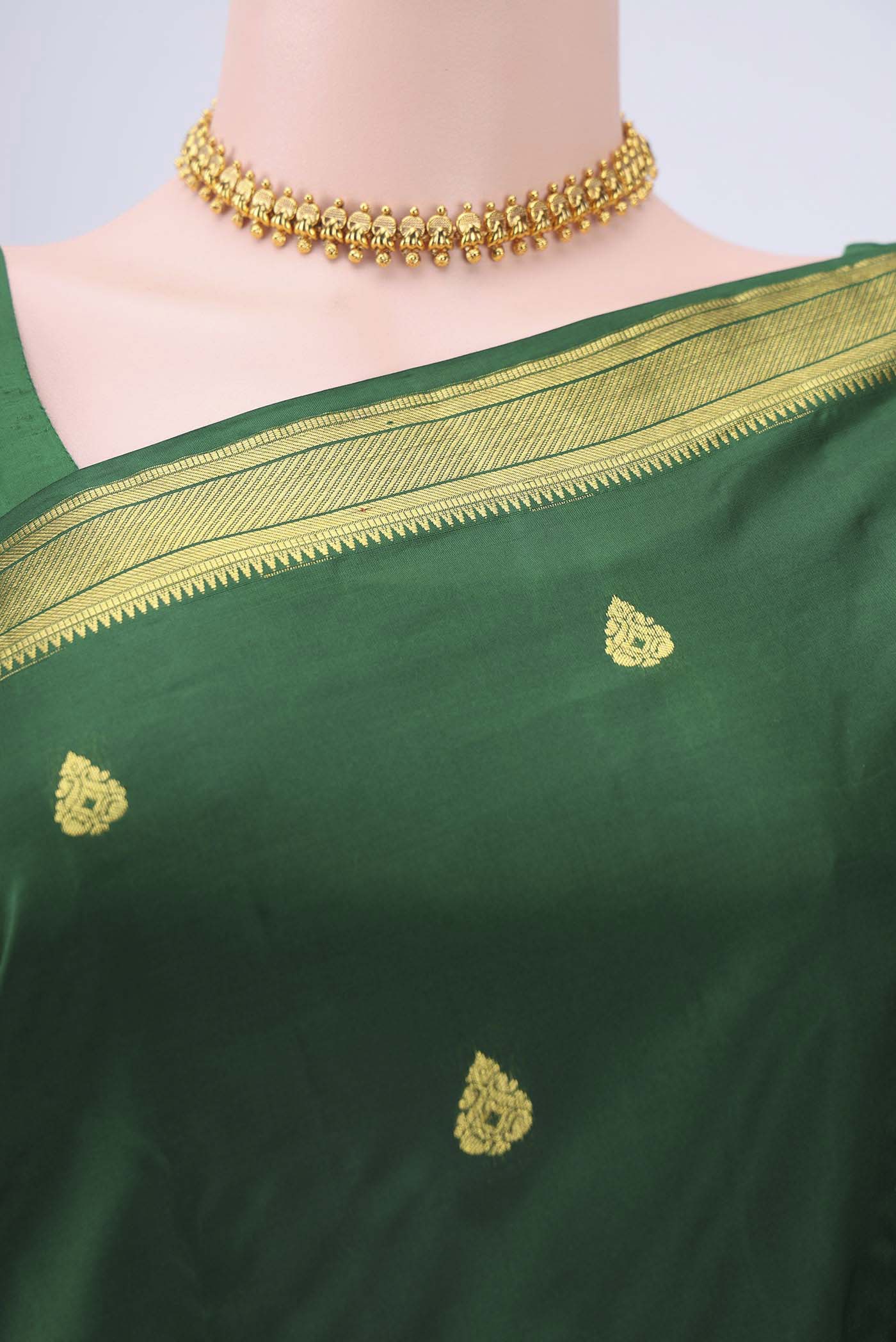 Border image of Bottle Green Nangavalli Silk [ Salem ] Saree with Zari Butta on the body and Zari Border
