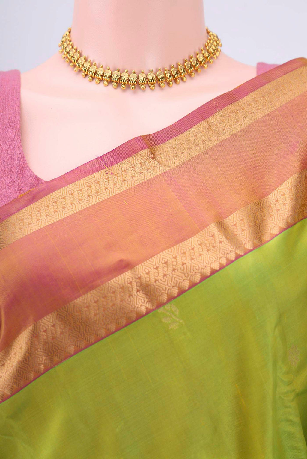 Border image of Parrot Green Nangavalli Silk [ Salem ] Saree with Zari Butta on the body and Zari Border