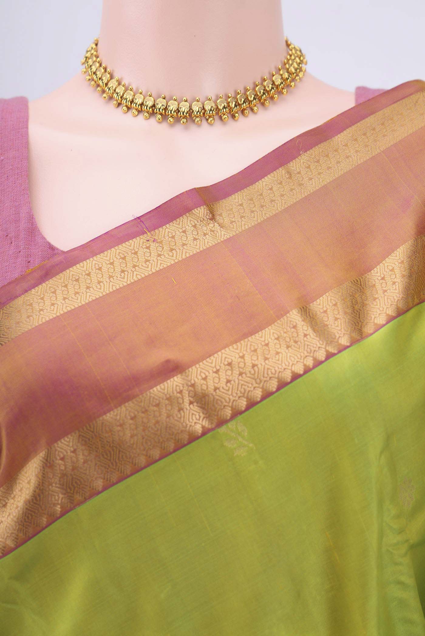 Border image of Parrot Green Nangavalli Silk [ Salem ] Saree with Zari Butta on the body and Zari Border