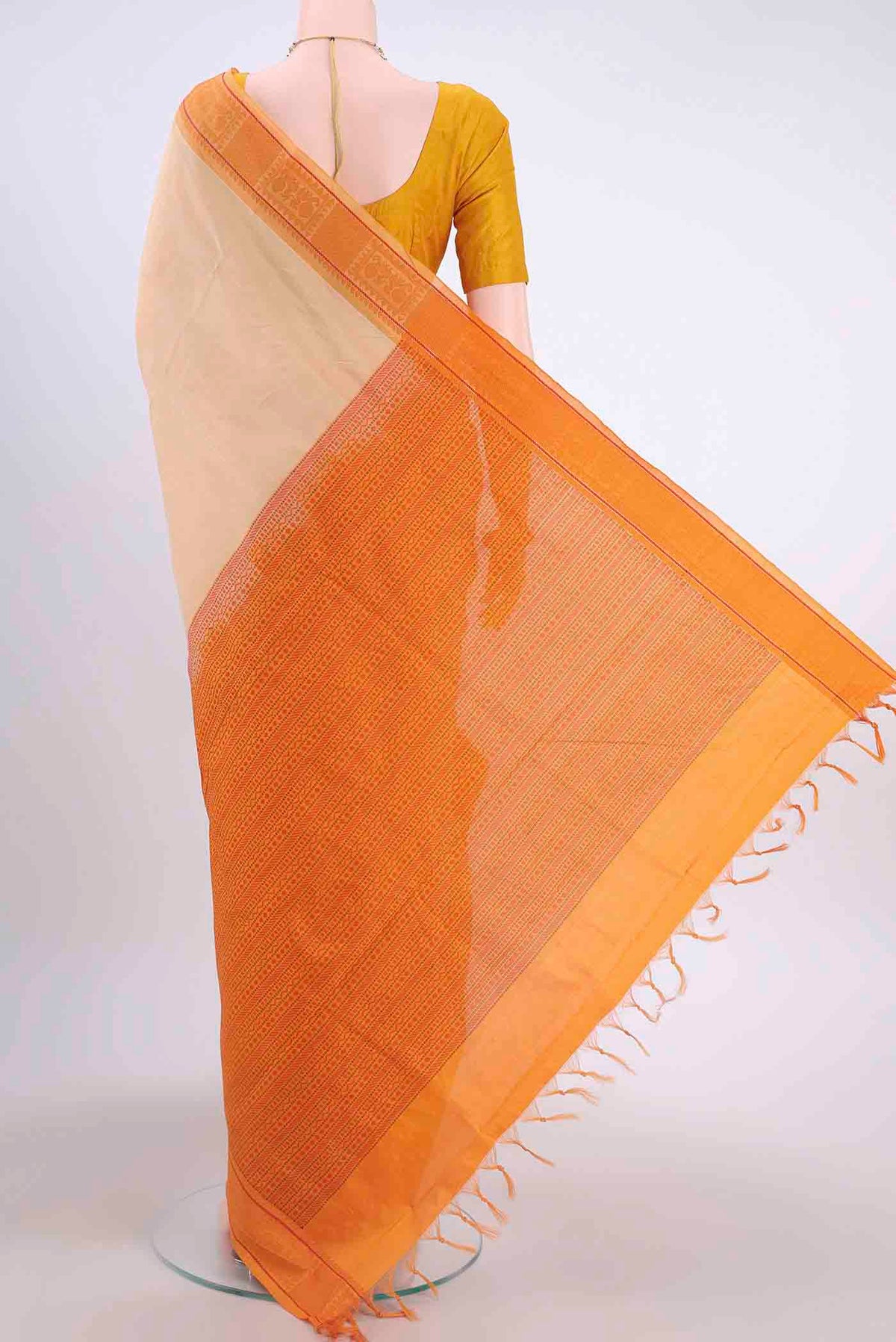 Flat view of Beige Poly Cotton Saree with Plain Body and Thread Border