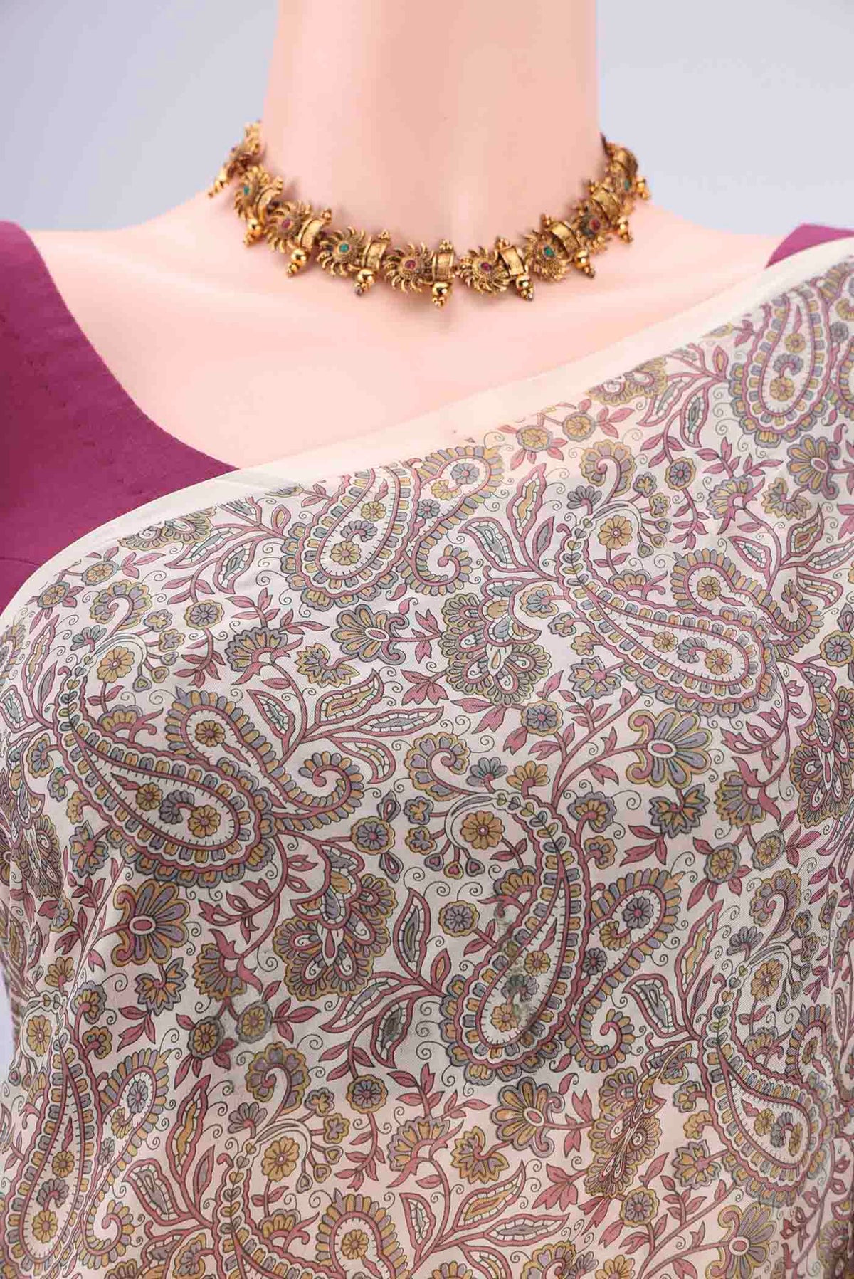 Border image of Off White Printed Silk Saree with Floral Print on the body and Printed Border. 