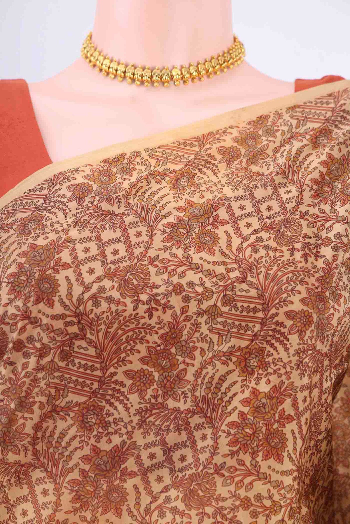 Border image of Beige Printed Silk Saree with Floral Print on the body and Plain Border