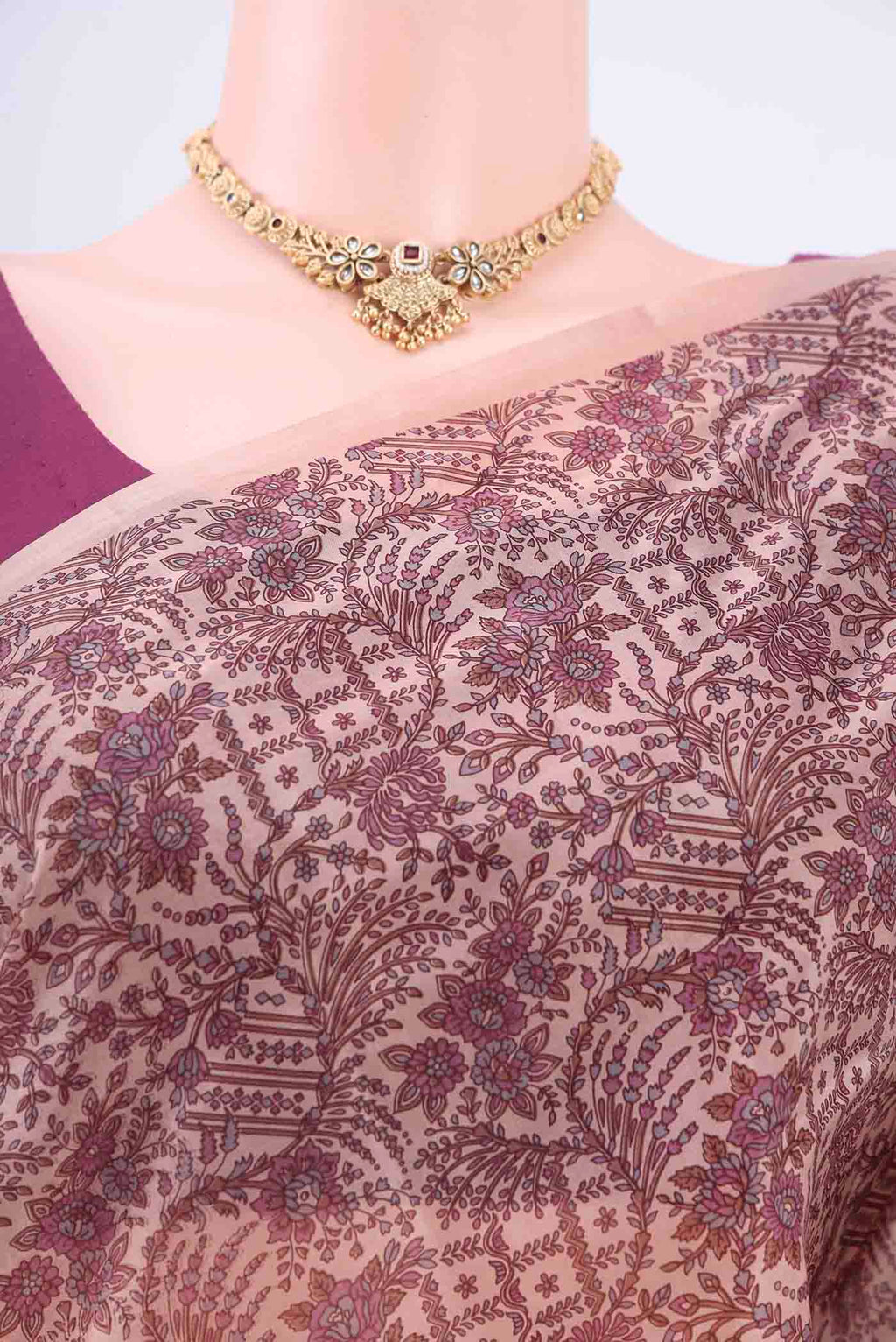 Border image of Peach Printed Silk Saree with Floral Print on the body and Plain Border