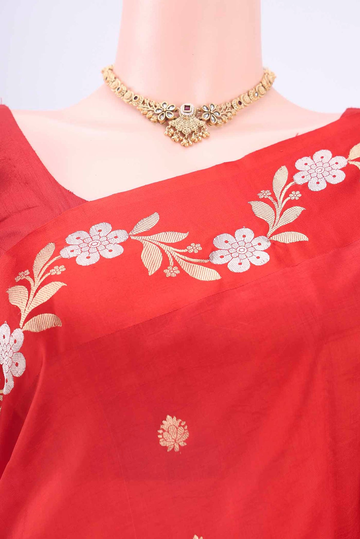 Border image of Red Banarasi Katan Silk Saree with Zari Butta on the body and Meenakari Border
